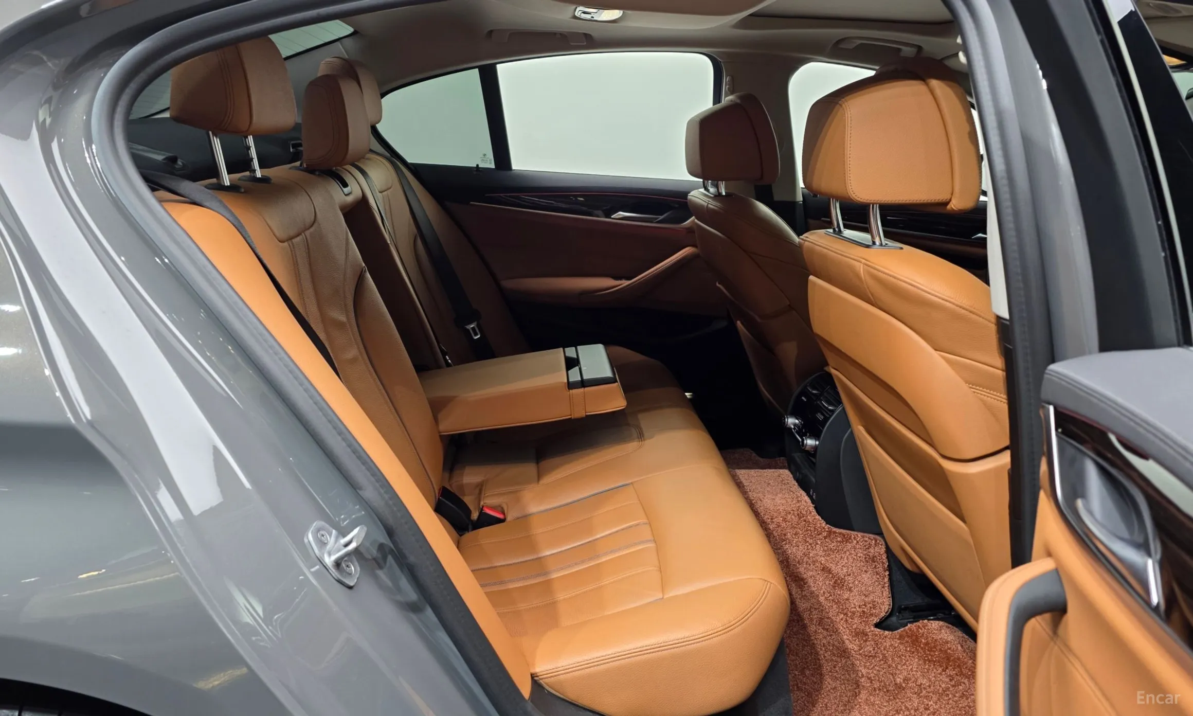 BMW 5 Series (G30) превью 12