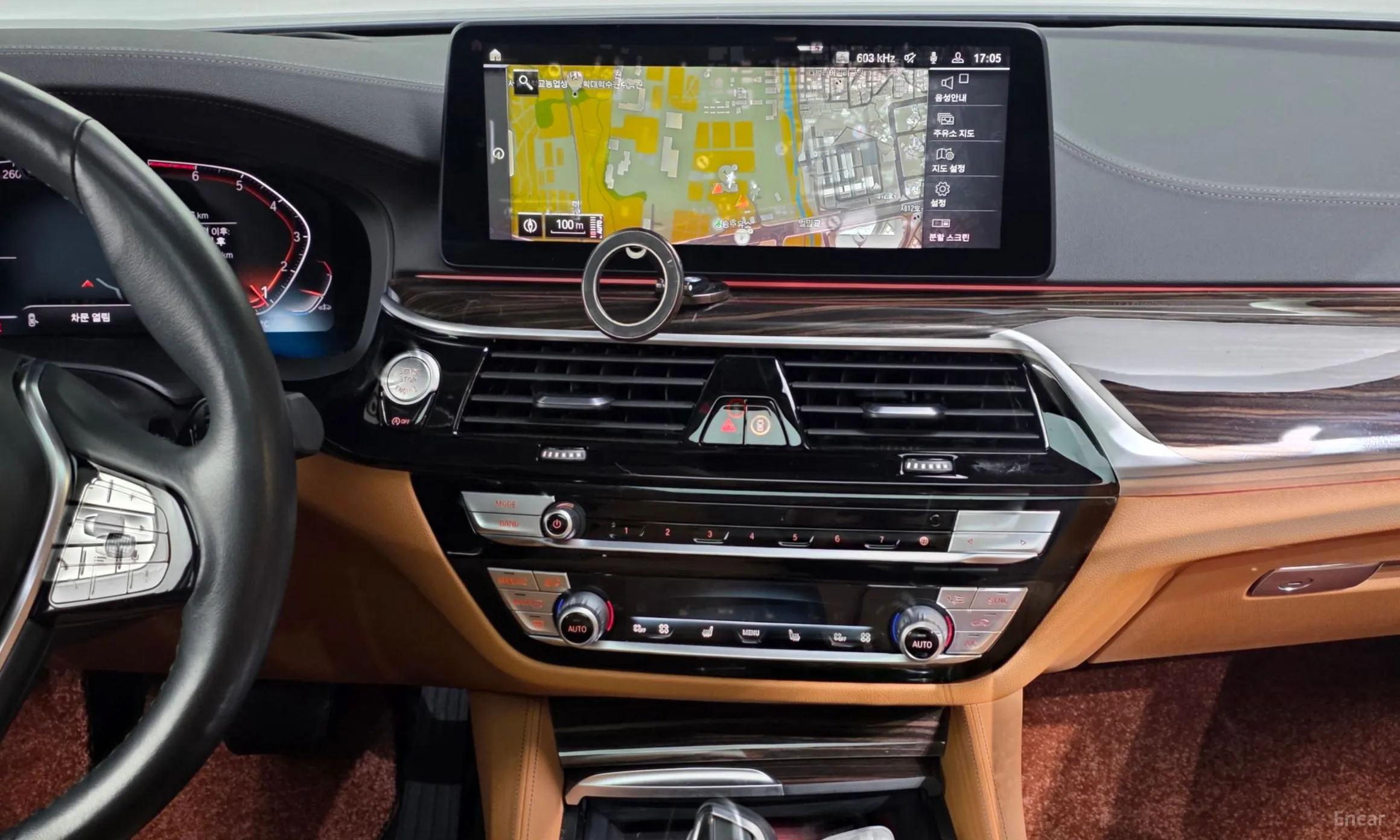 BMW 5 Series (G30) превью 14