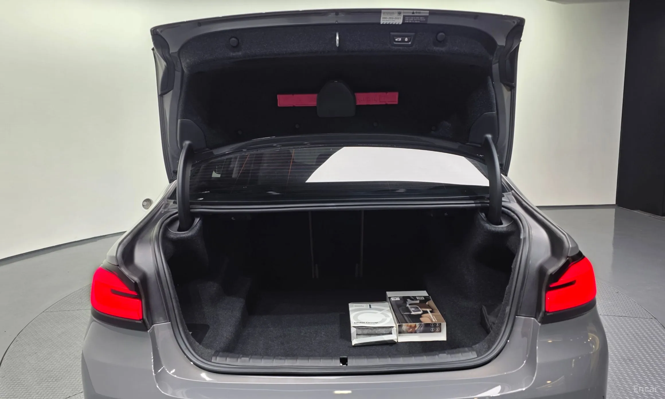 BMW 5 Series (G30) превью 20