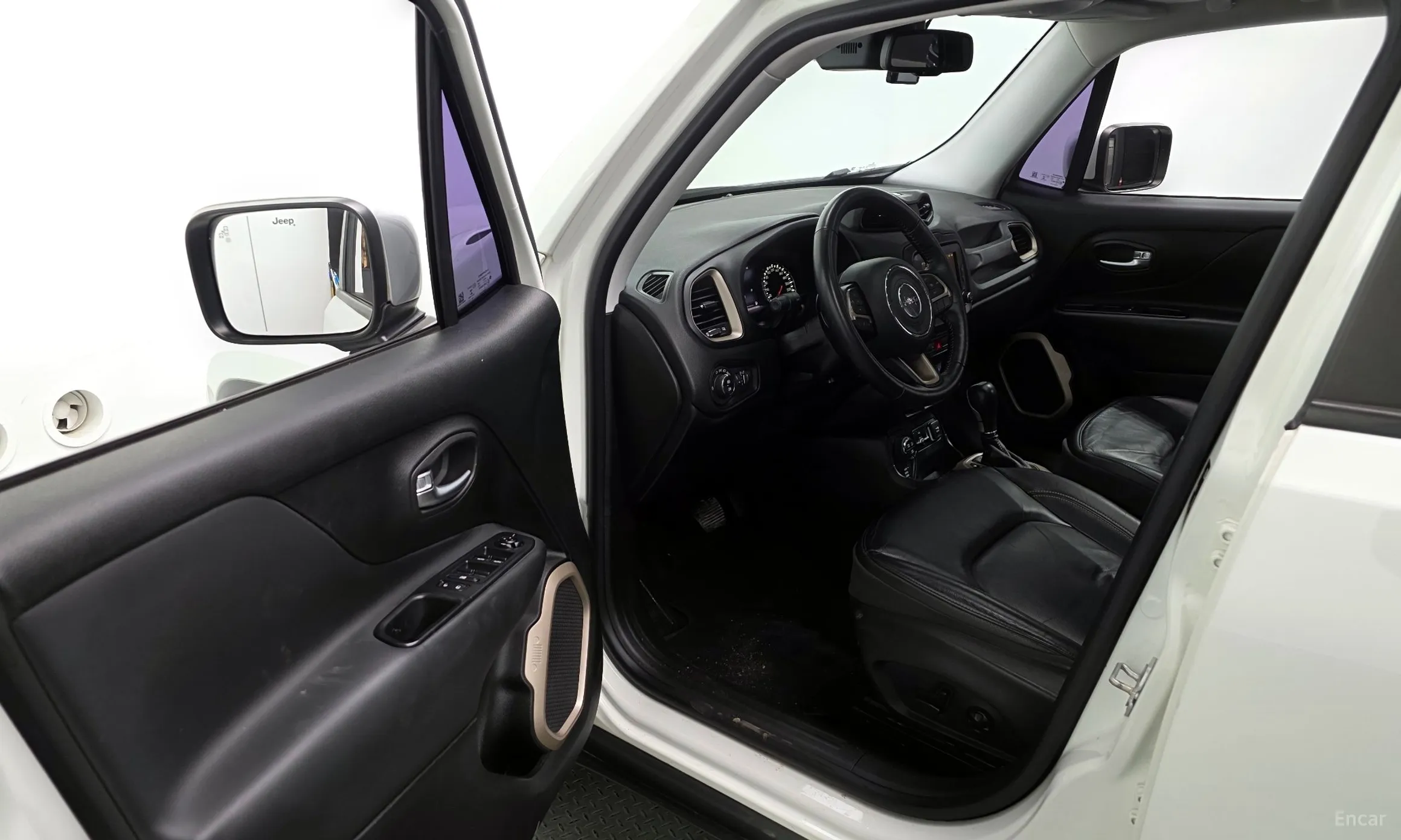 Jeep Renegade превью 10
