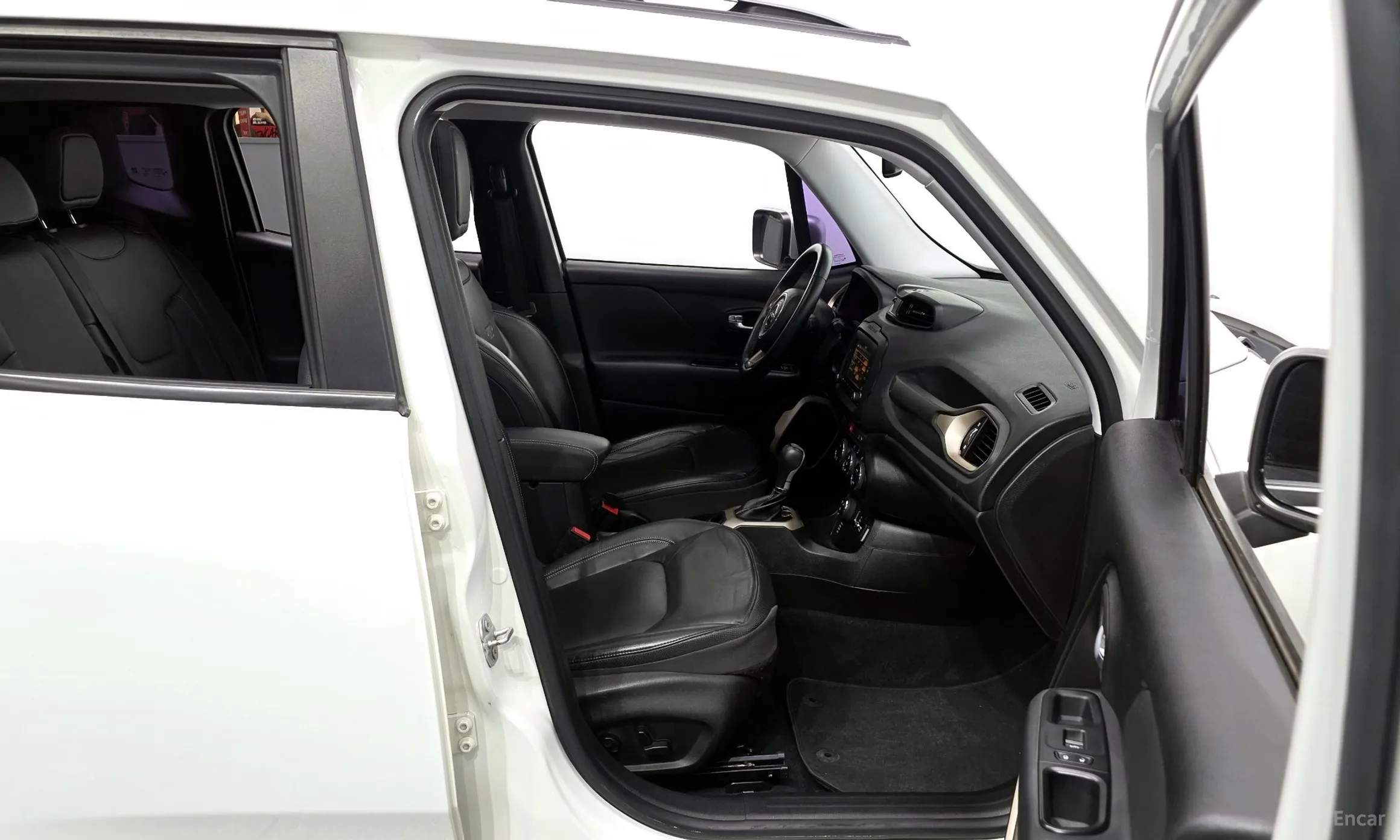 Jeep Renegade превью 11