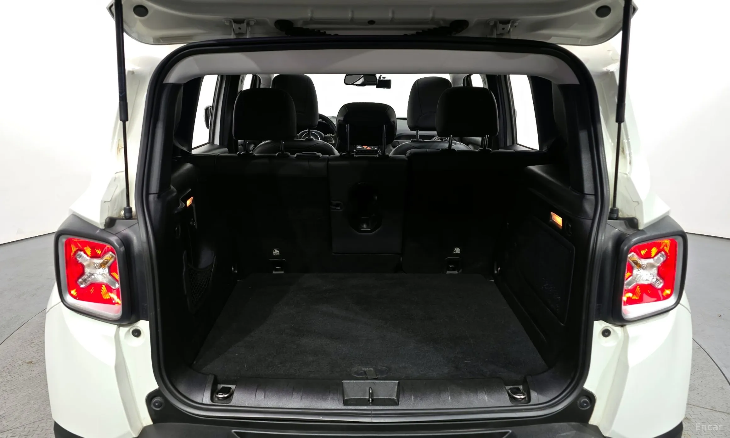 Jeep Renegade превью 20
