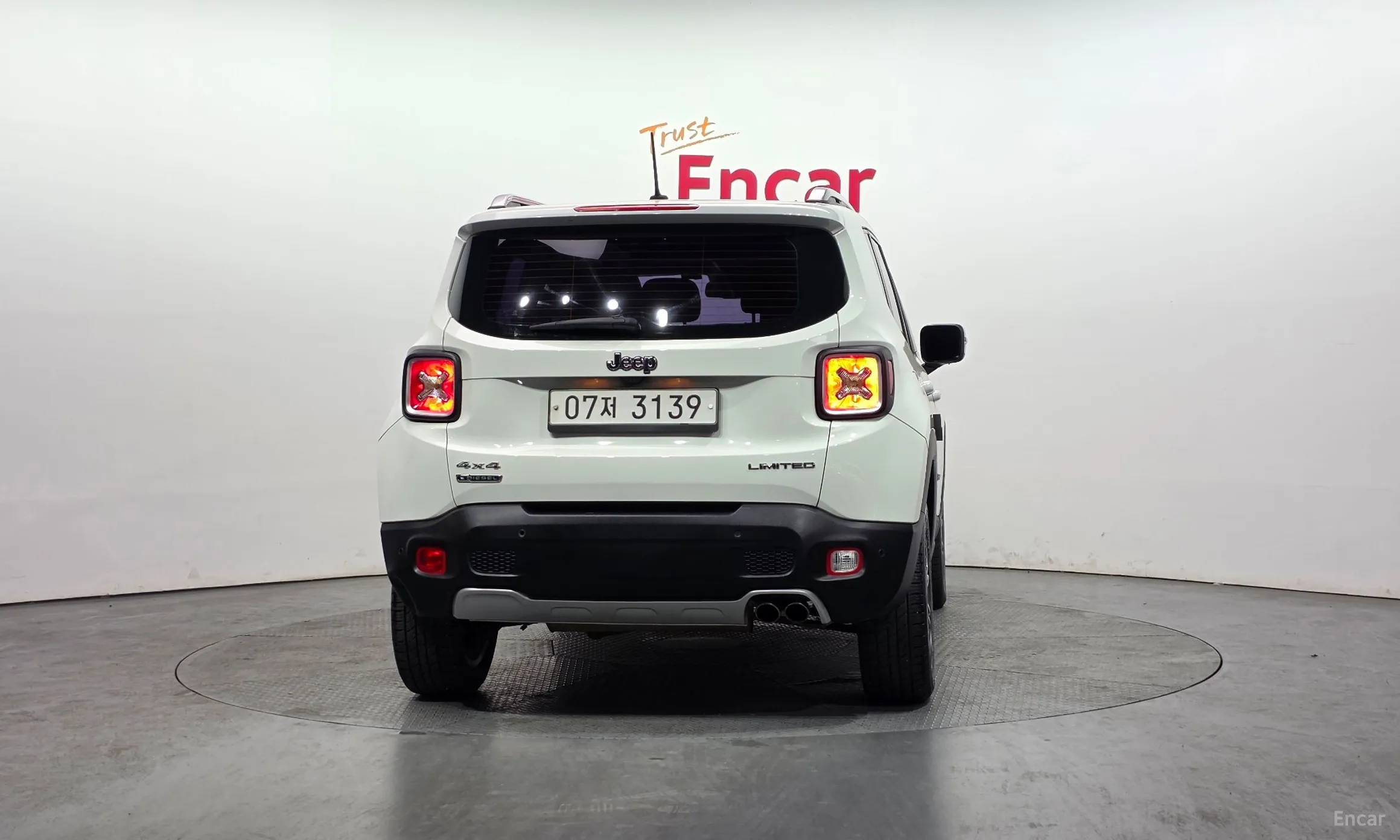 Jeep Renegade превью 4