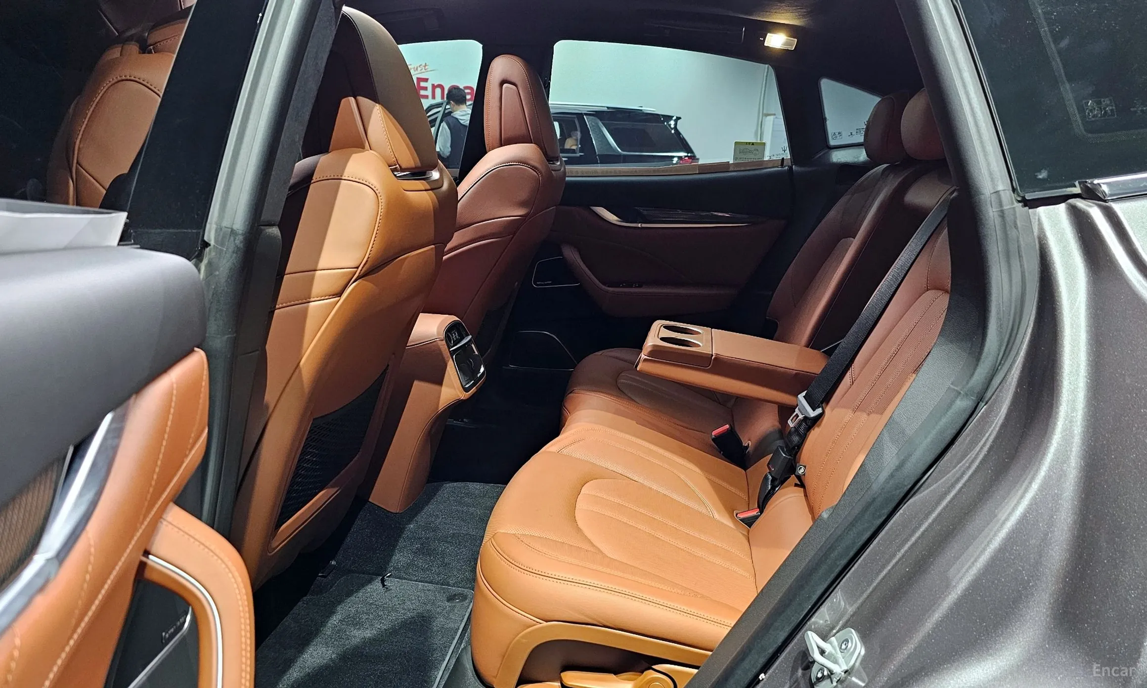 Maserati Levante превью 12