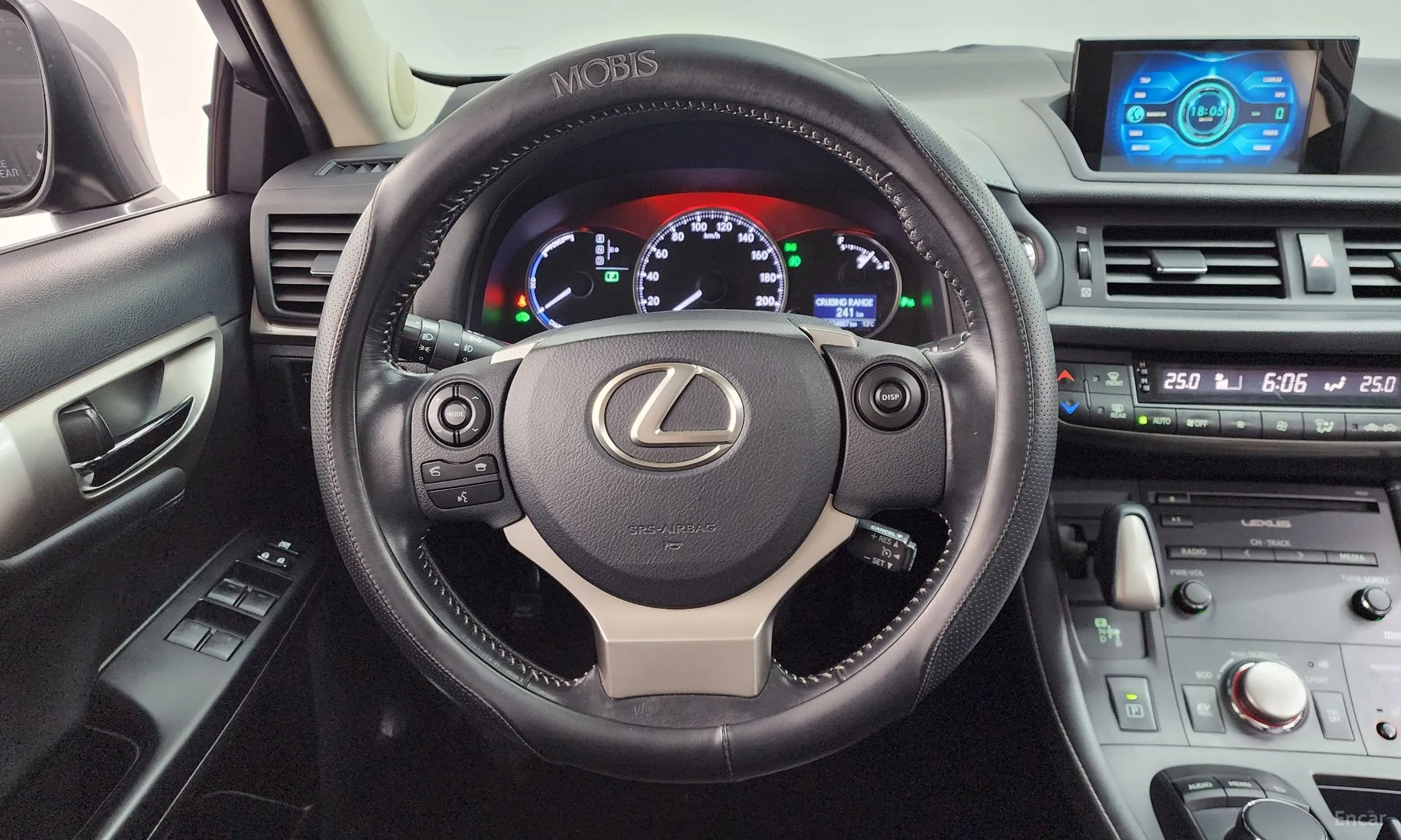 Lexus CT200h превью 13