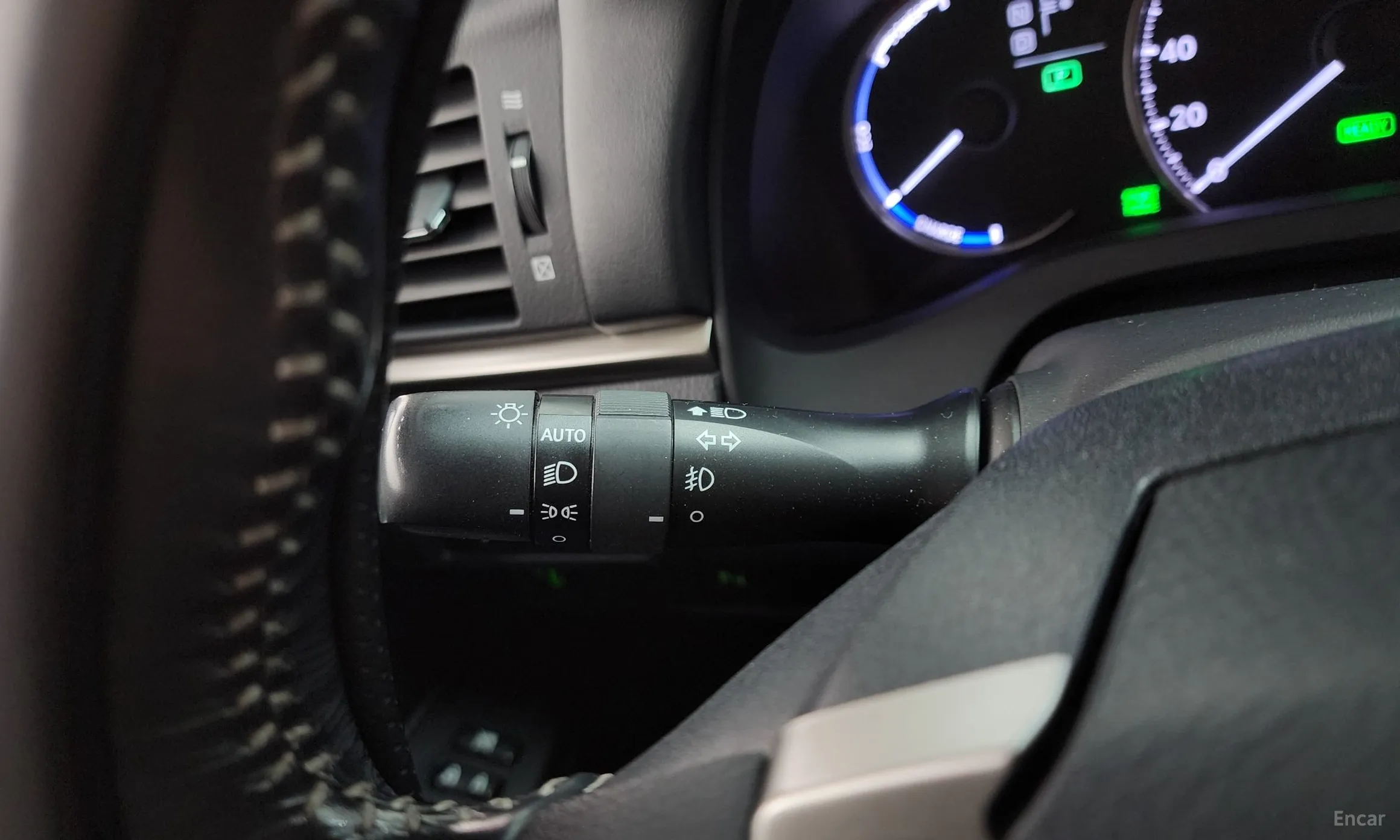 Lexus CT200h превью 14
