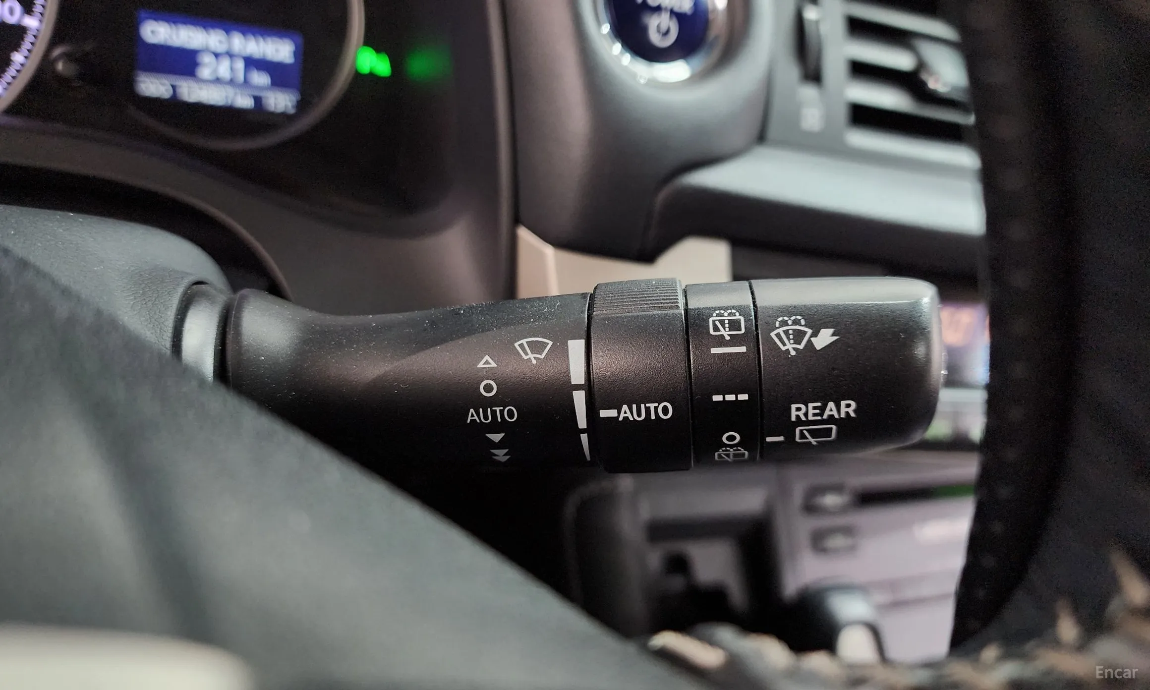 Lexus CT200h превью 15