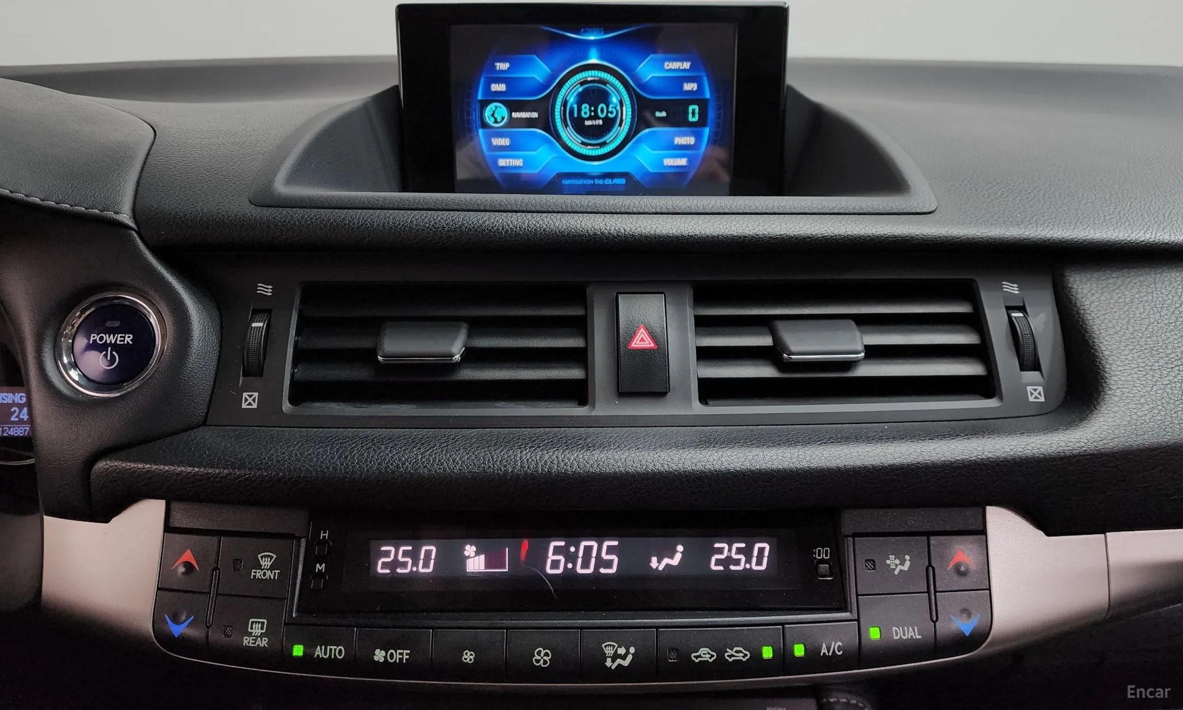Lexus CT200h превью 16