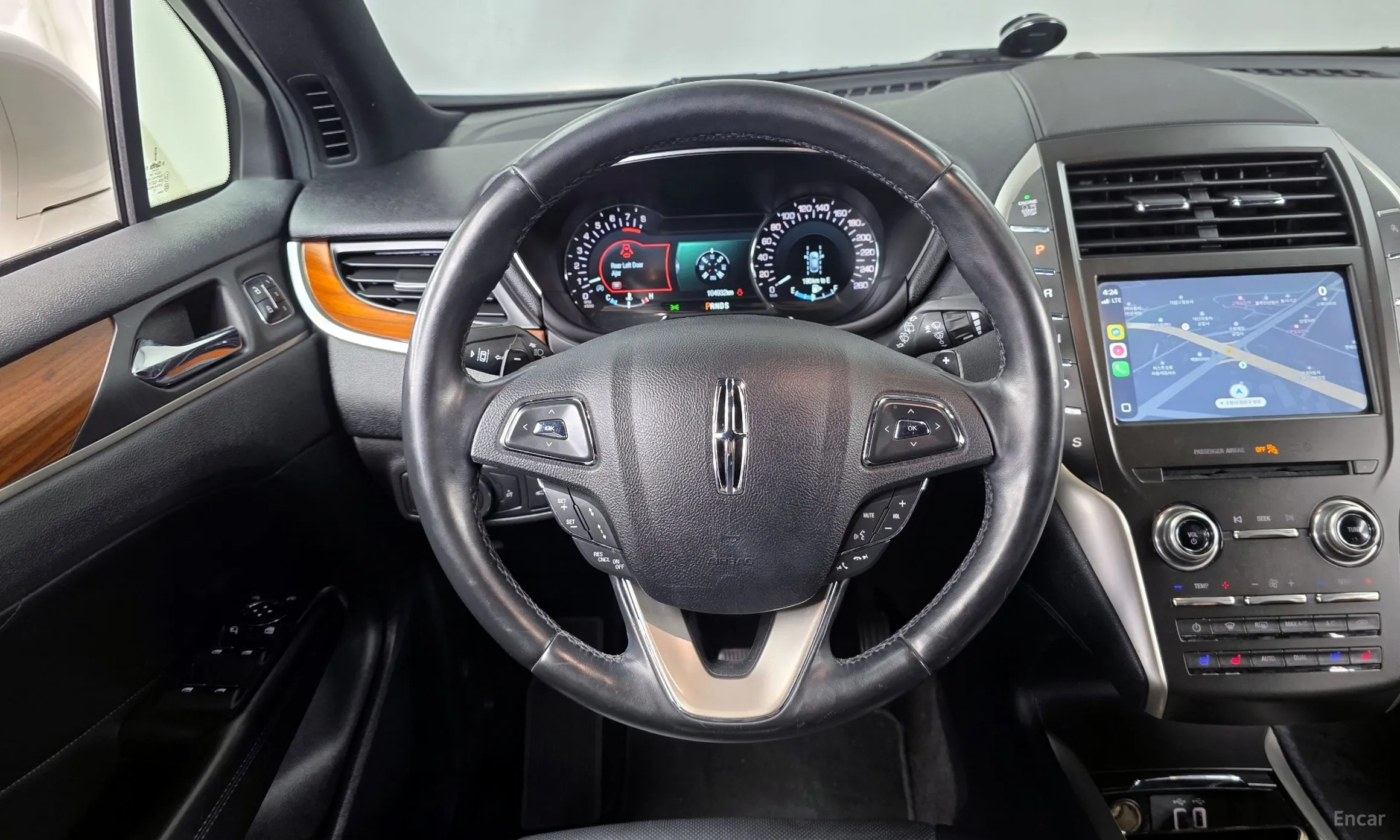 Lincoln MKC превью 13