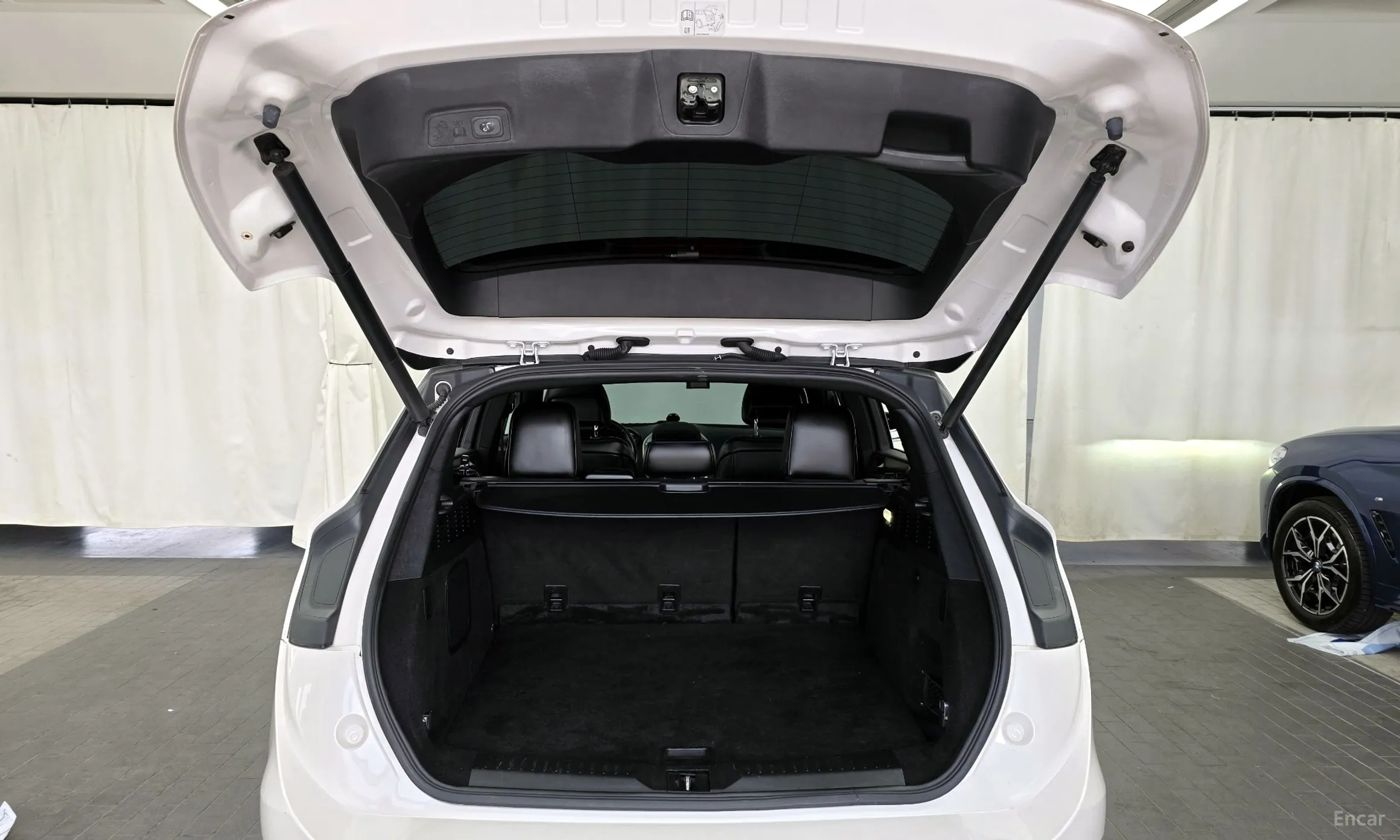 Lincoln MKC превью 20