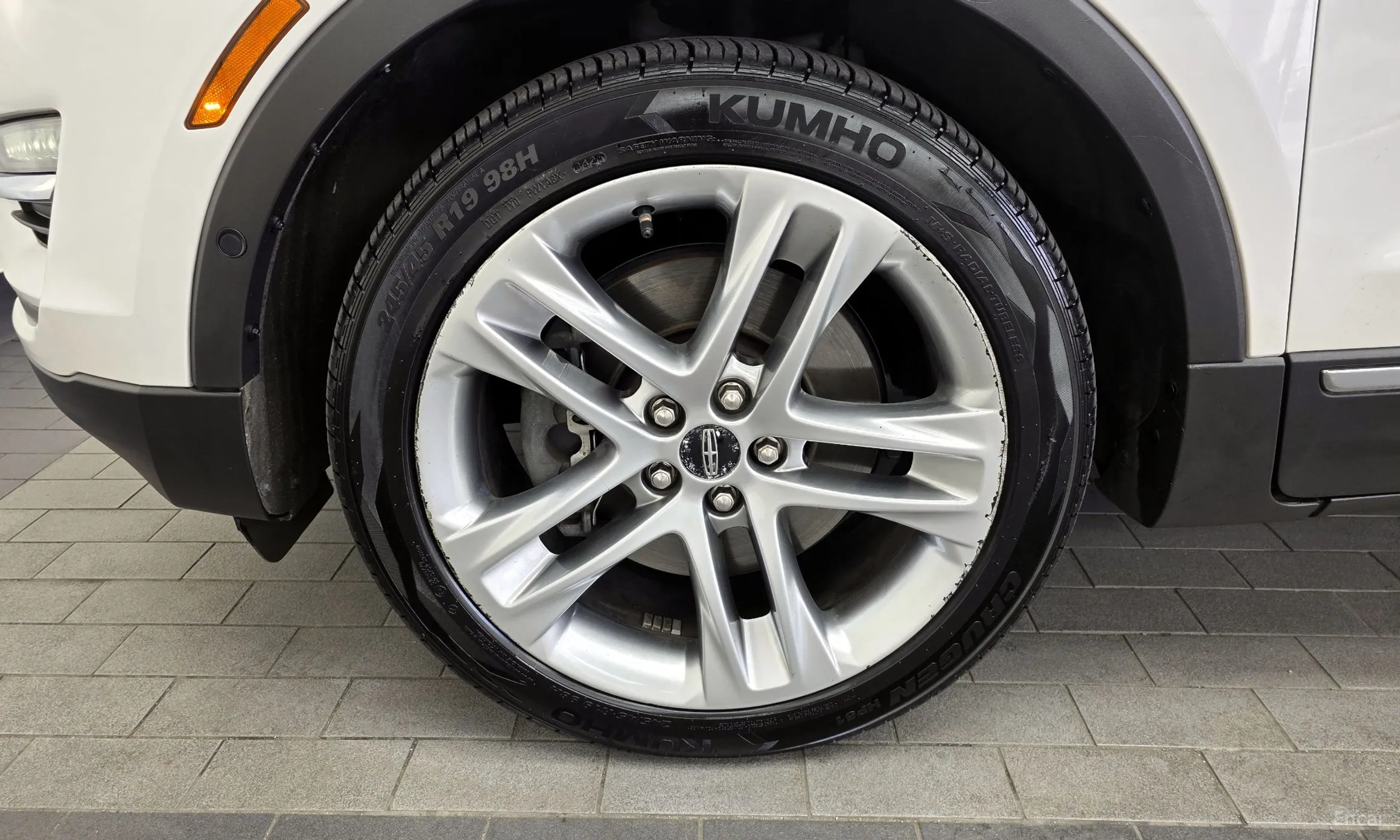 Lincoln MKC превью 5
