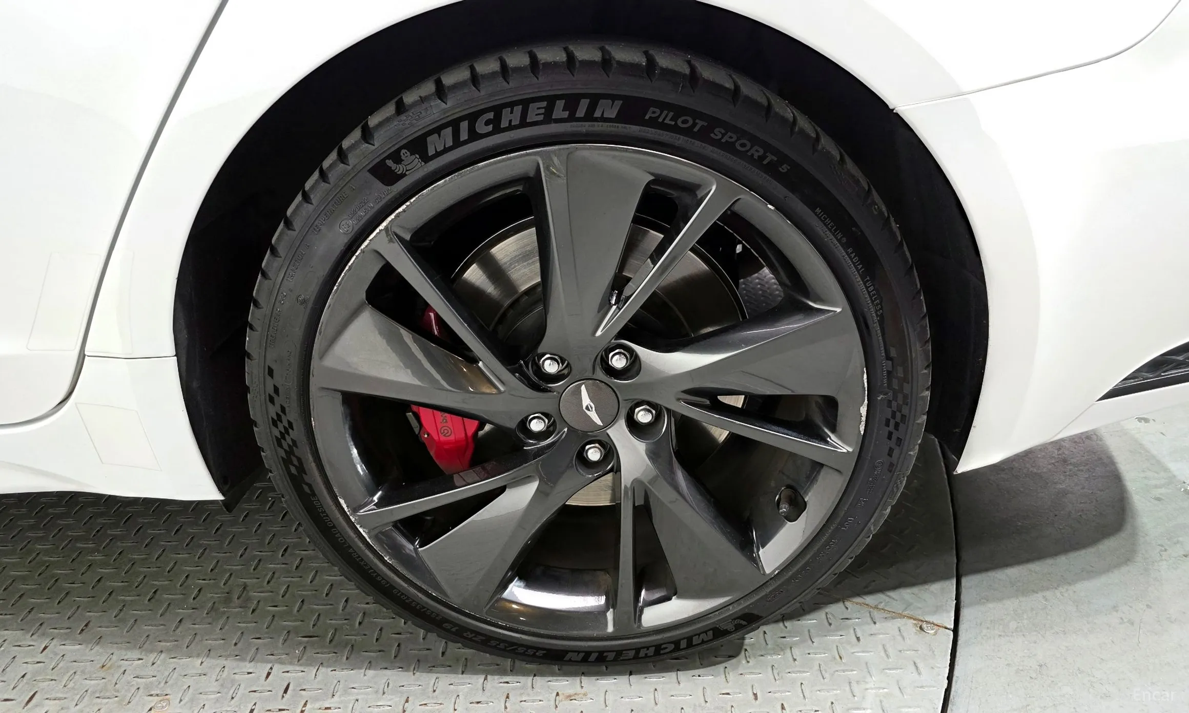 Genesis G70 превью 5