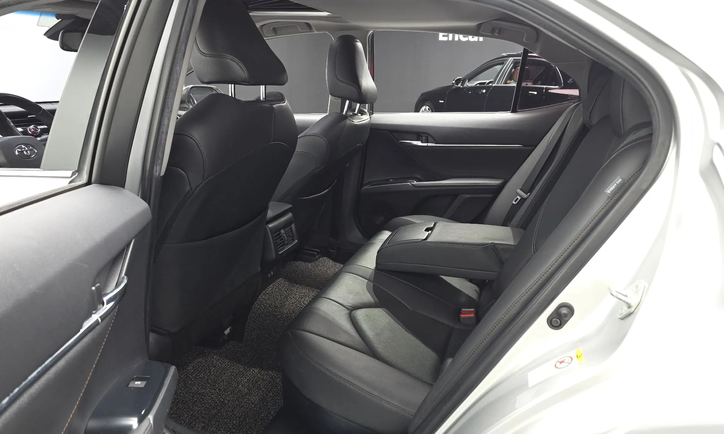 Toyota Camry (XV70) превью 12