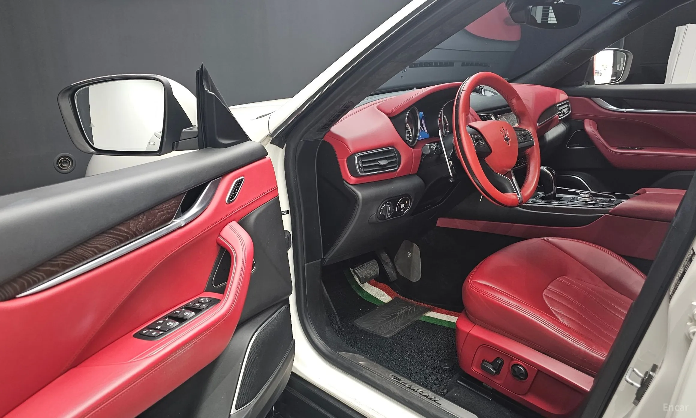 Maserati Levante превью 11