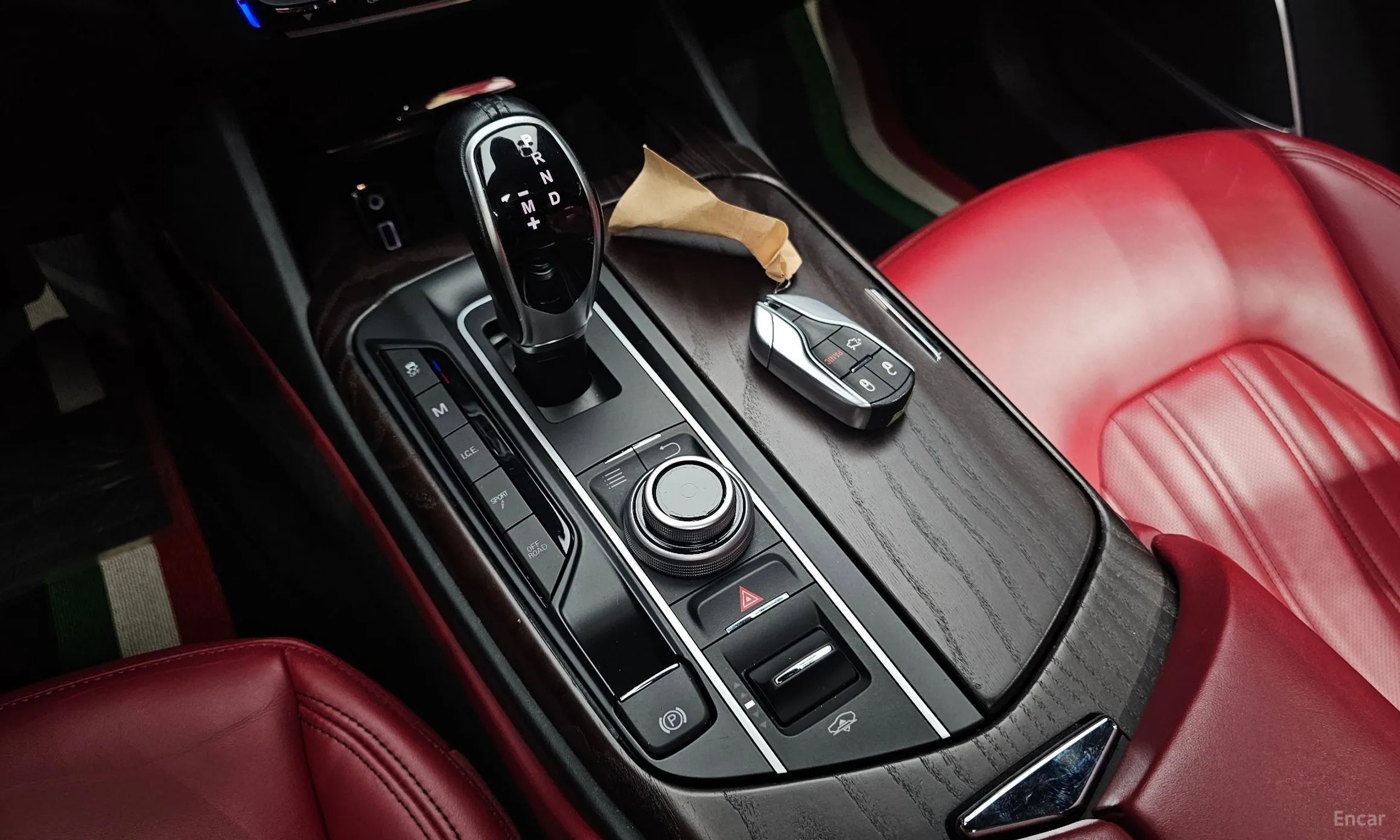 Maserati Levante превью 9