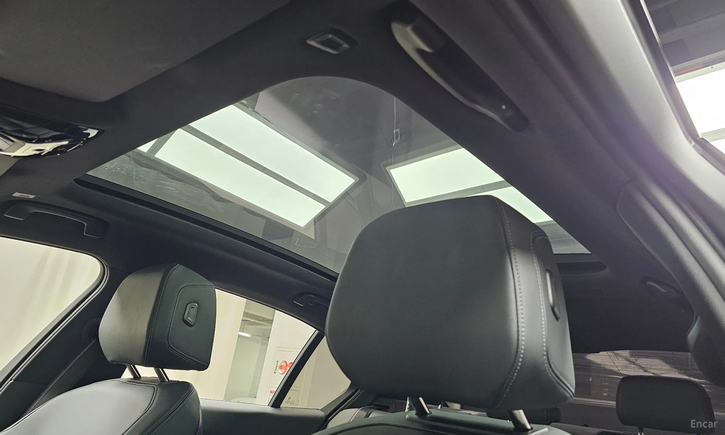 BMW 5 Series (G60) превью 19