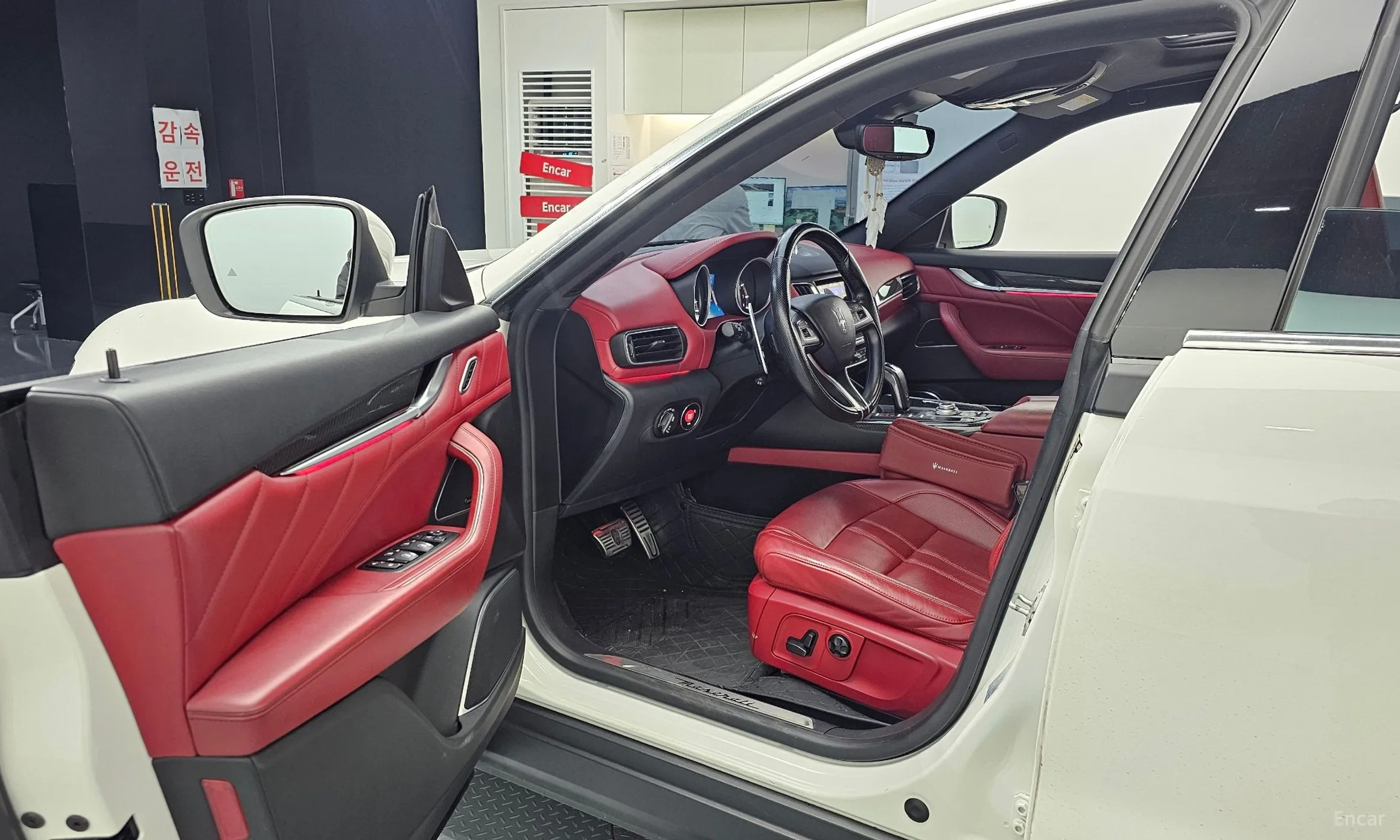 Maserati Levante превью 11