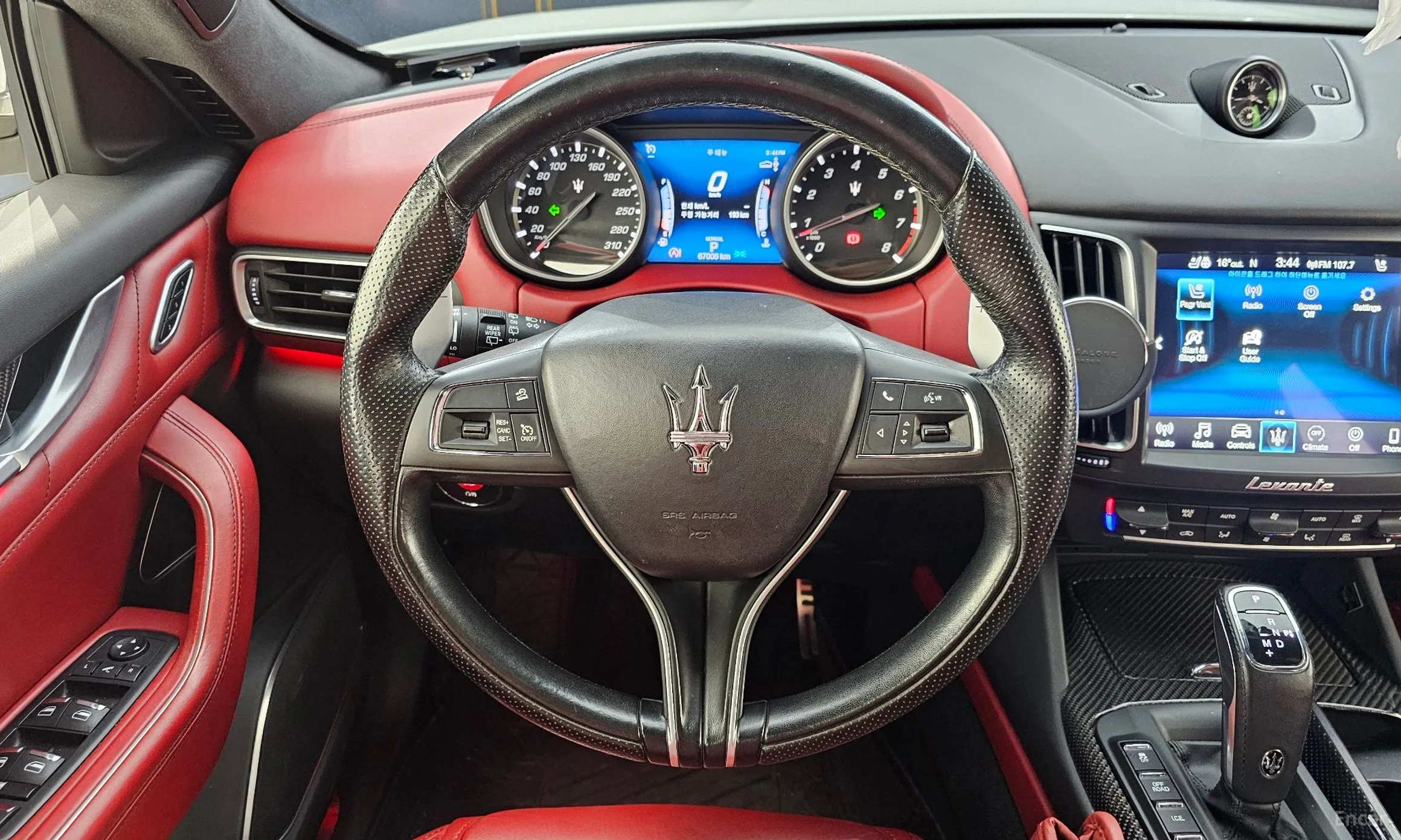 Maserati Levante превью 13