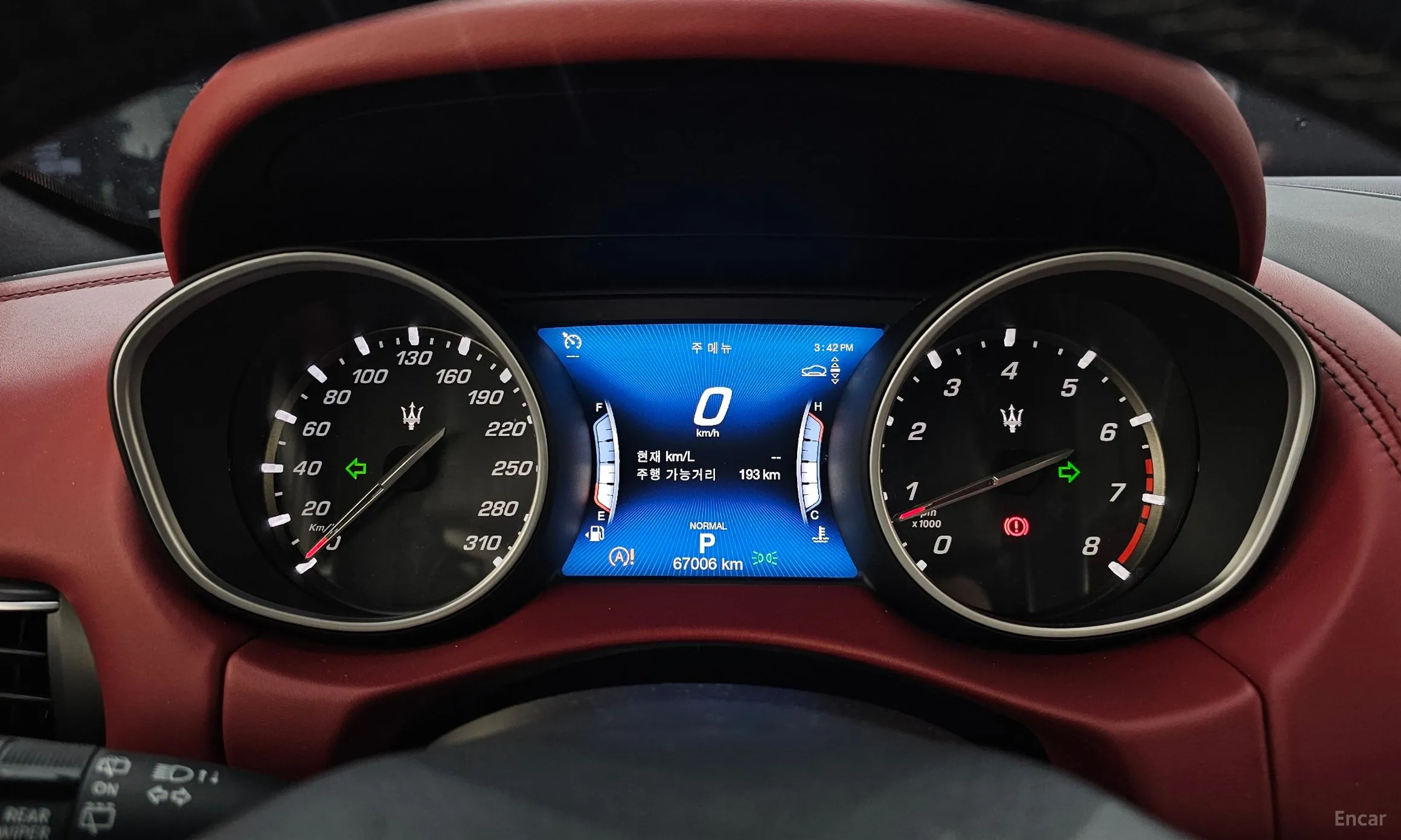 Maserati Levante превью 8