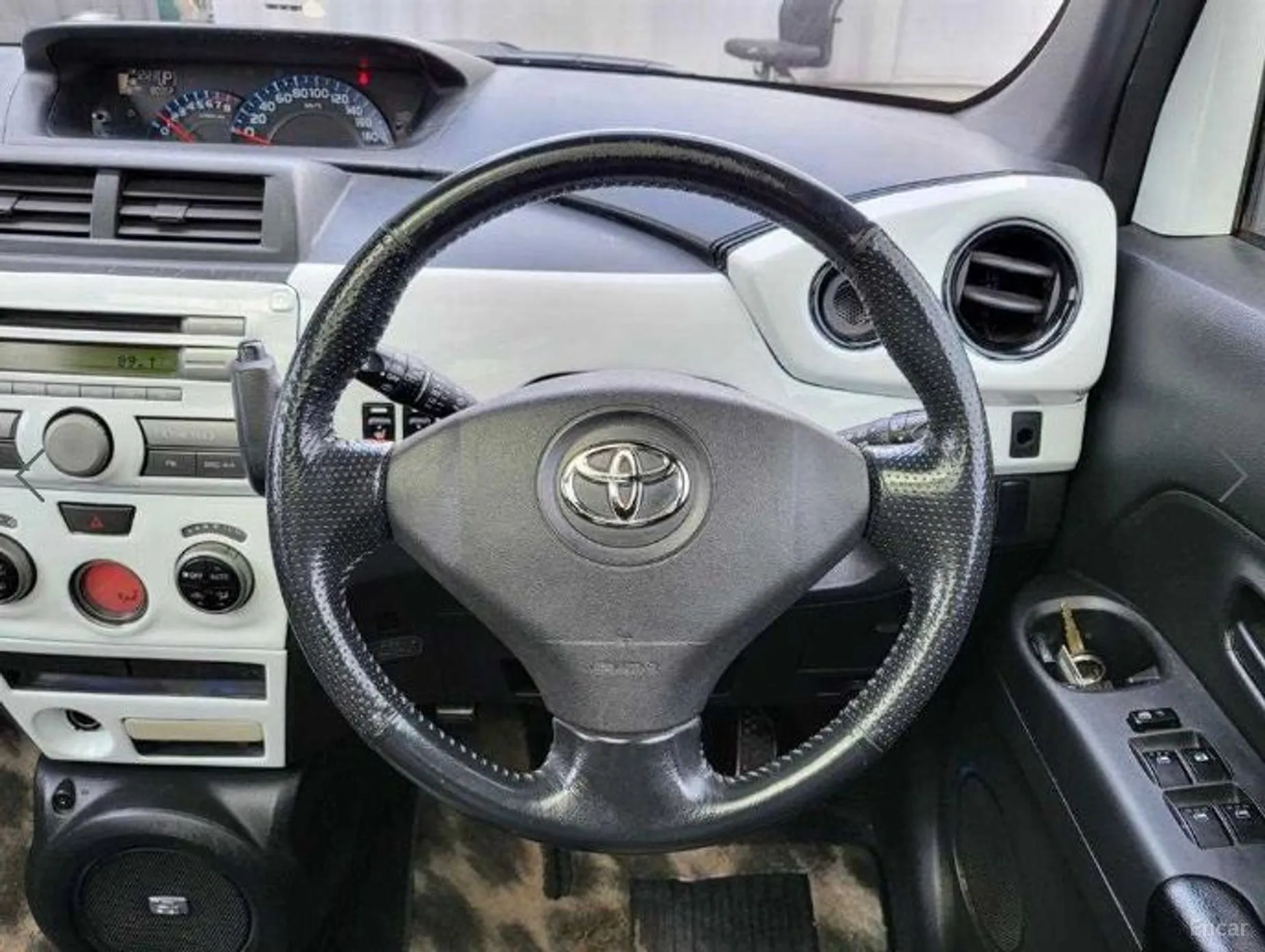 Toyota Bb превью 7