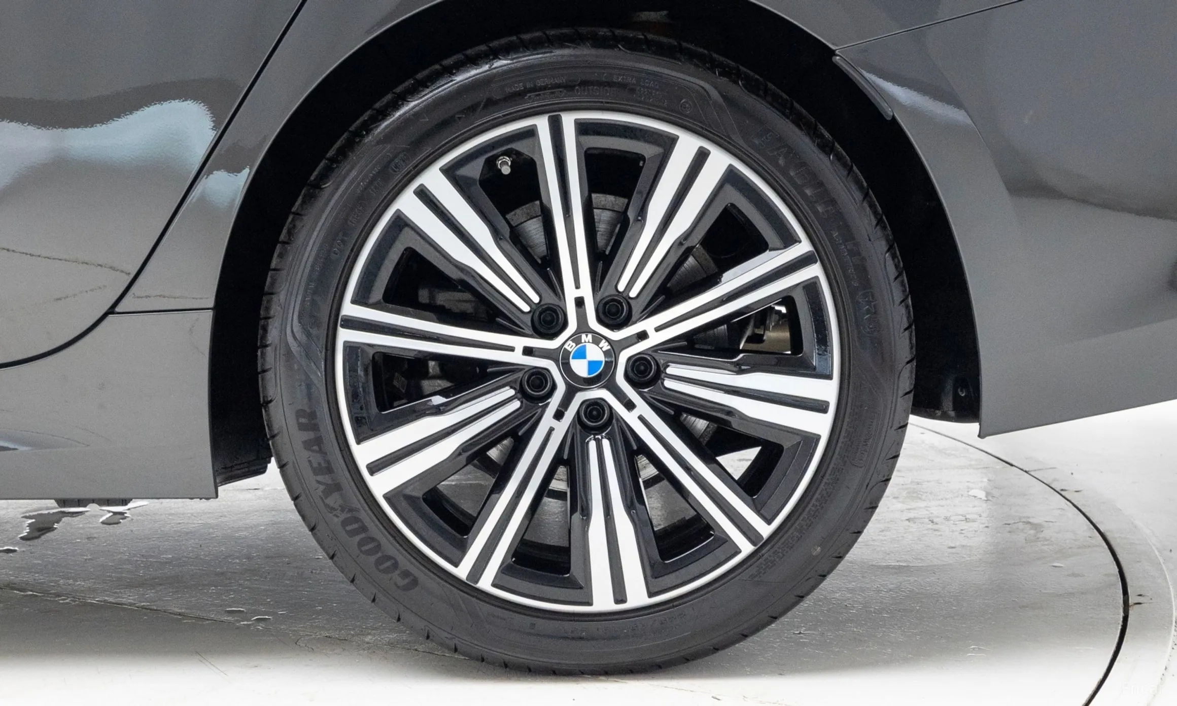 BMW 3 Series (G20) превью 5