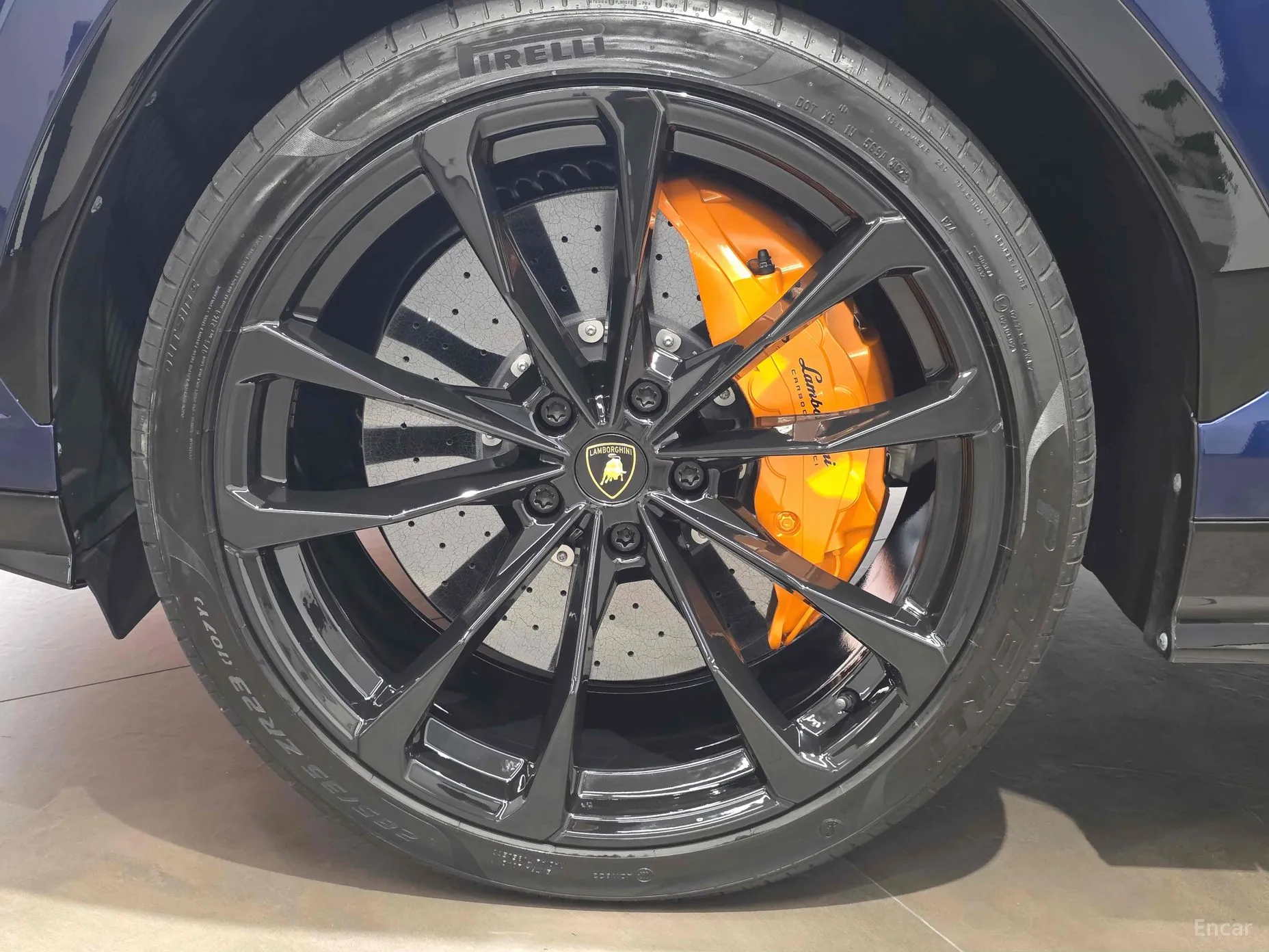 Lamborghini Urus превью 10