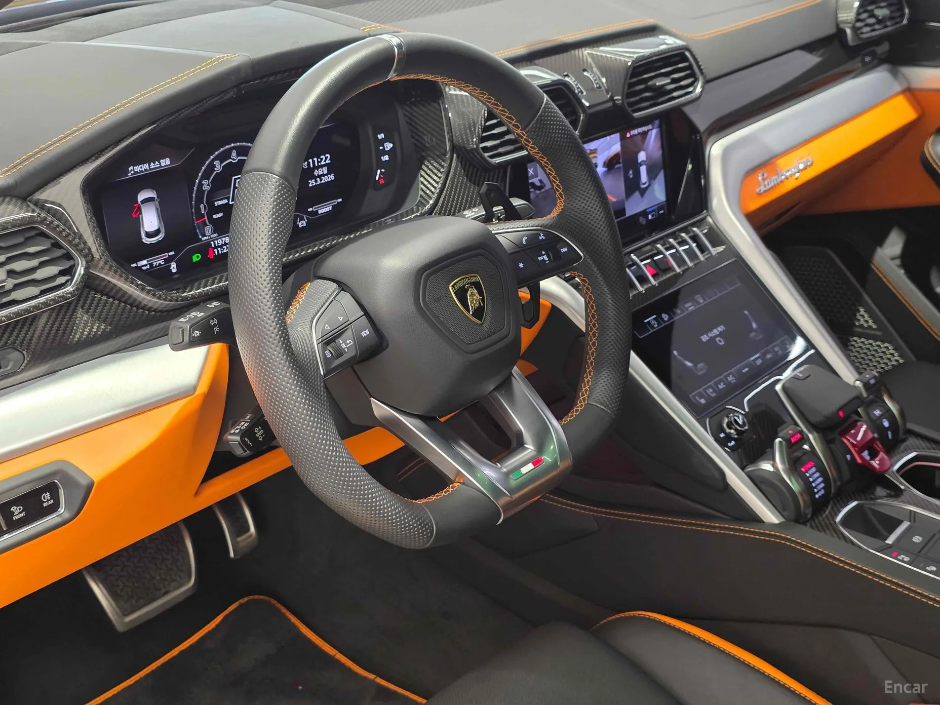 Lamborghini Urus превью 13