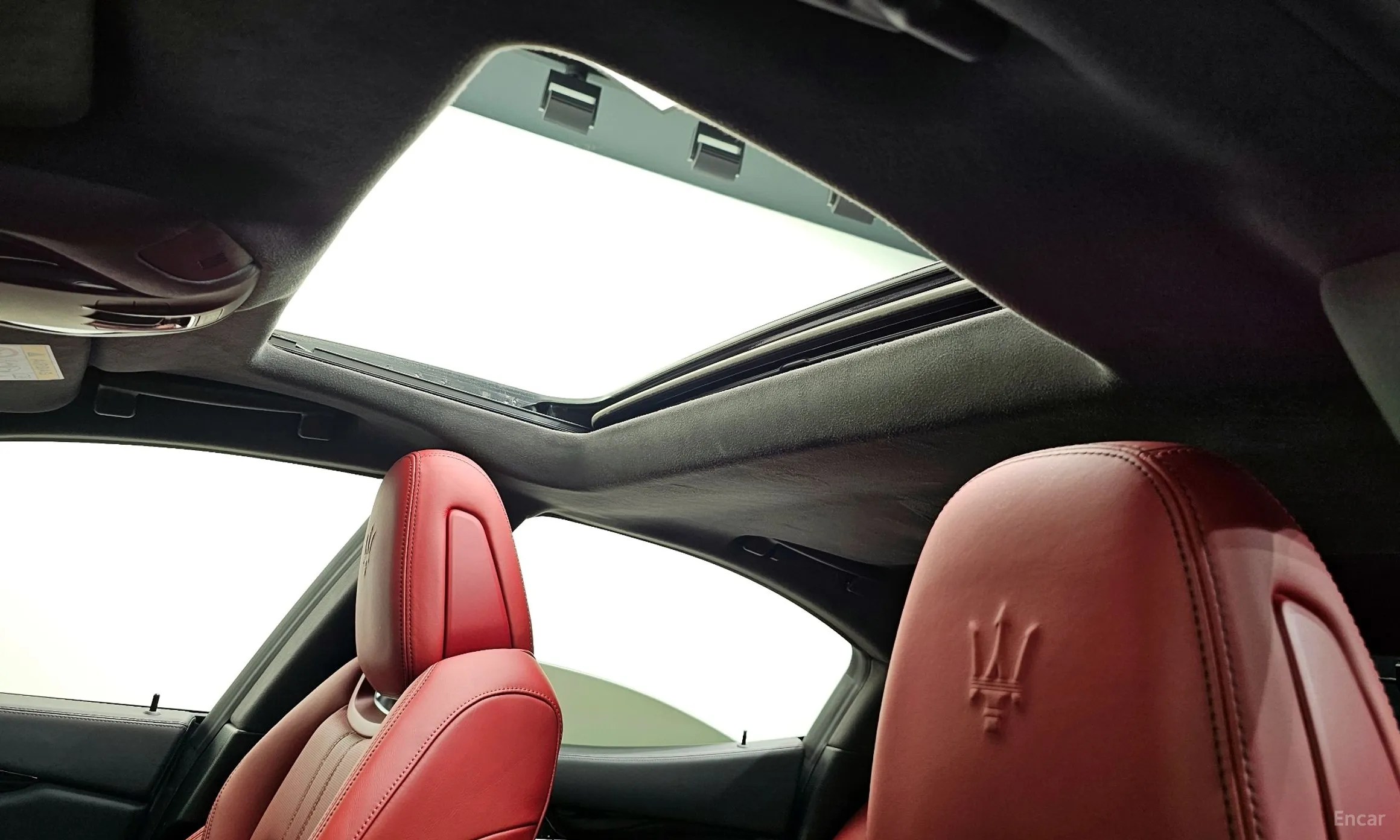 Maserati Ghibli превью 19