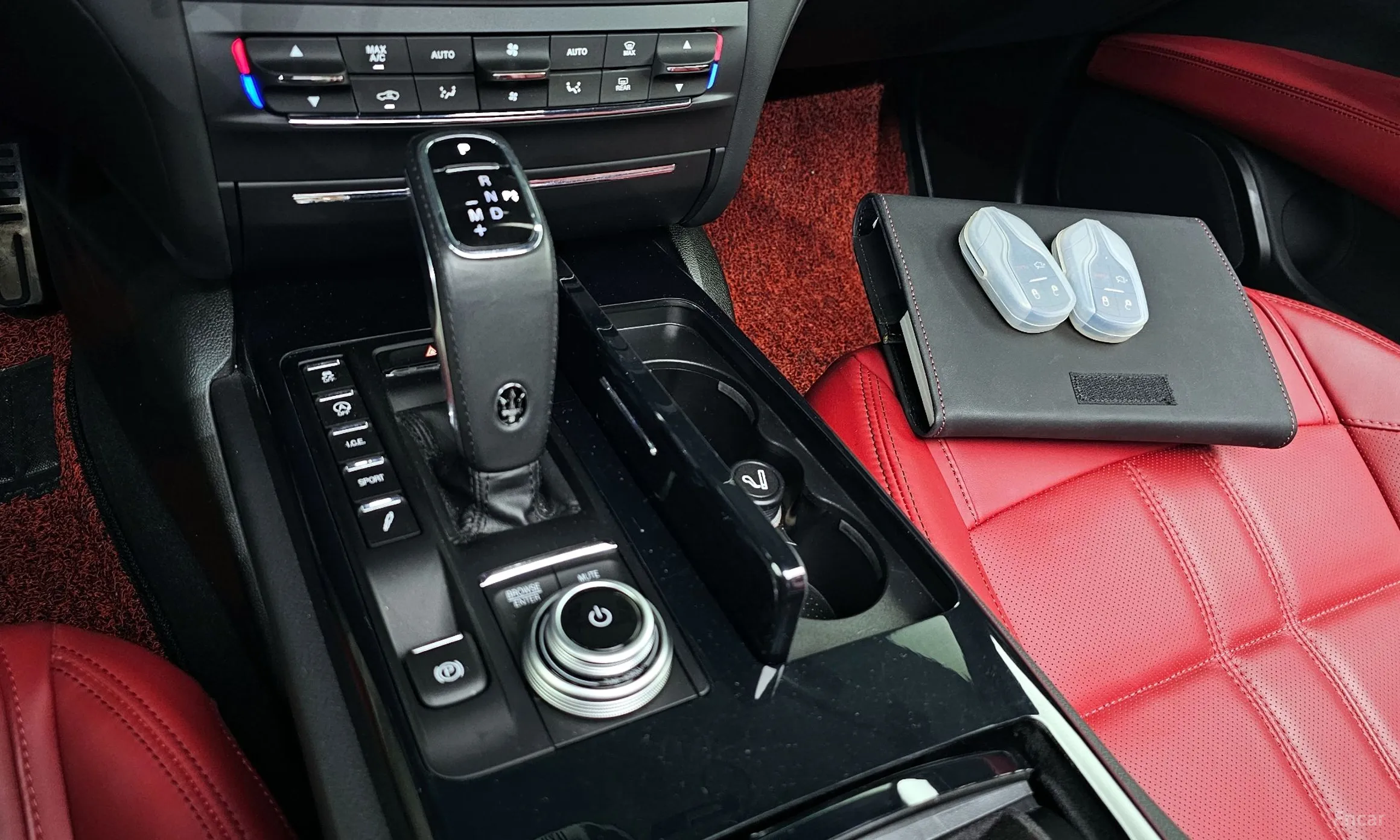 Maserati Ghibli превью 9
