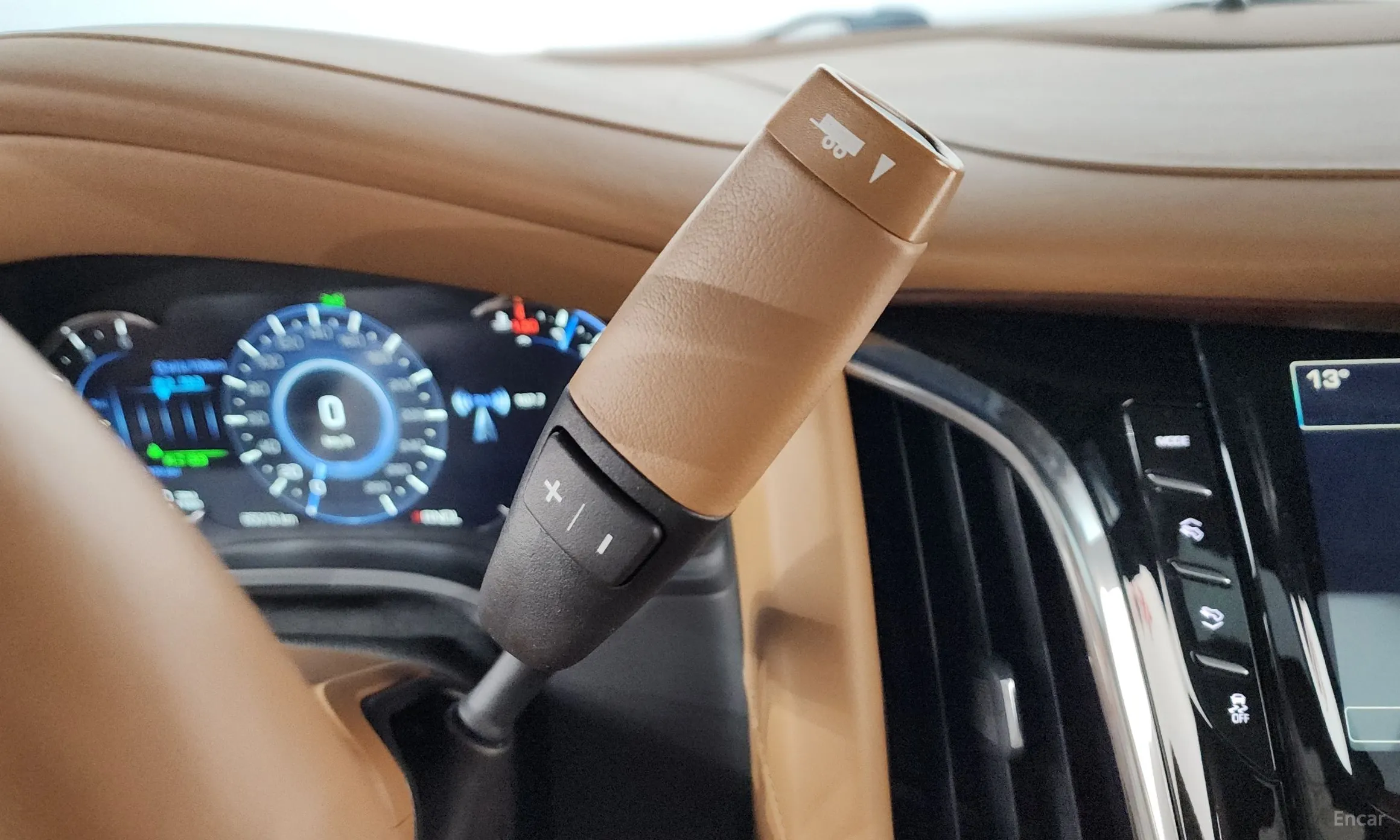 Cadillac Escalade превью 9