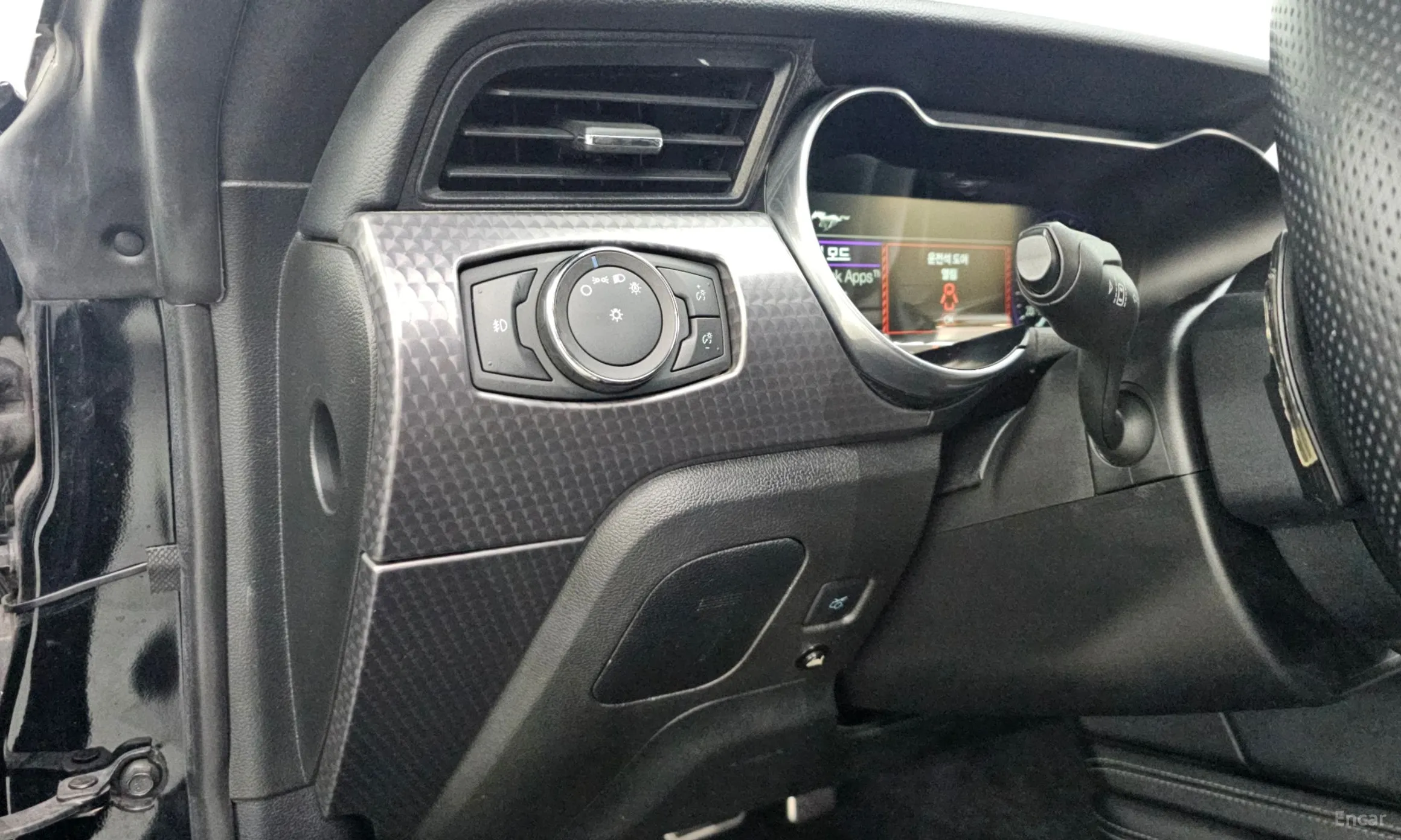 Ford Mustang превью 19