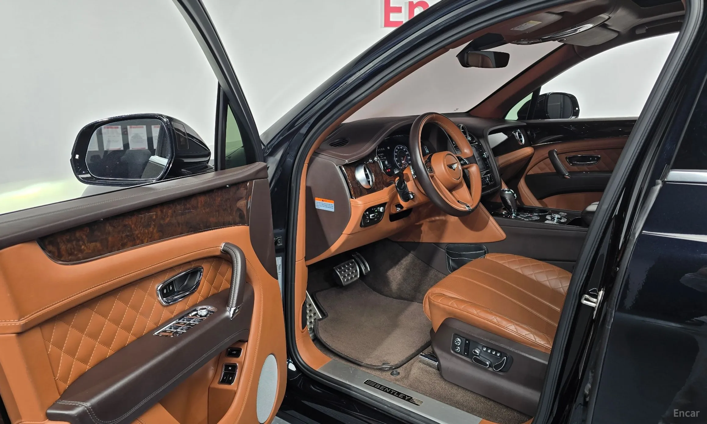 Bentley Bentayga превью 10