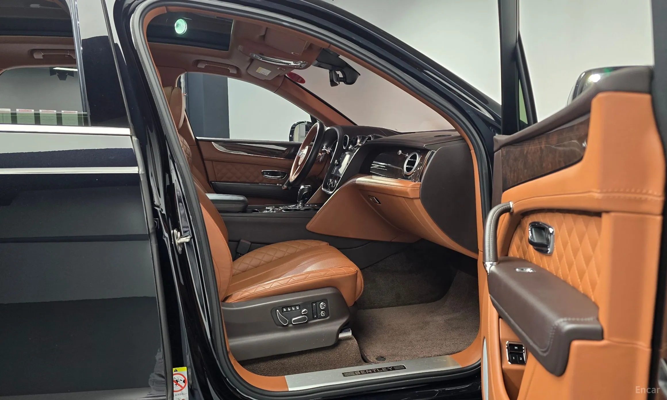 Bentley Bentayga превью 11