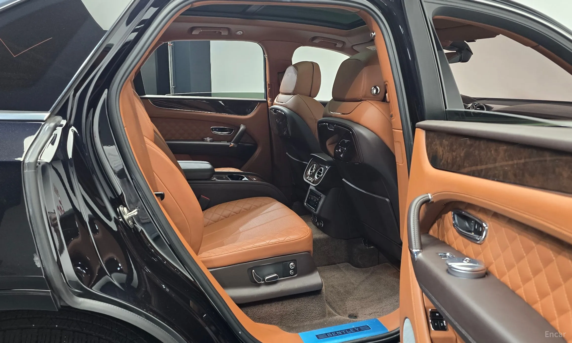 Bentley Bentayga превью 12