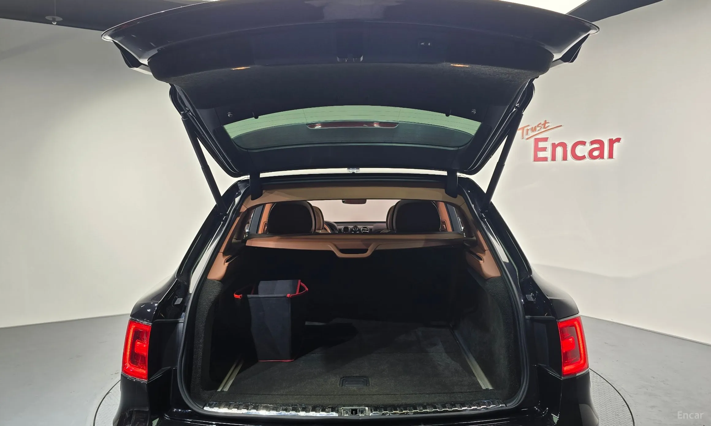 Bentley Bentayga превью 20