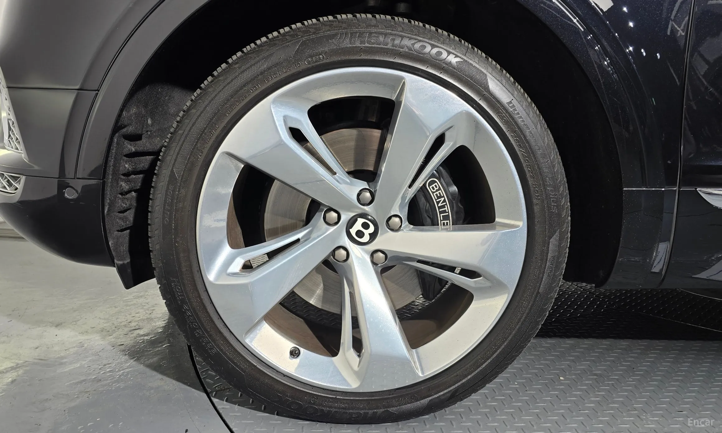 Bentley Bentayga превью 5