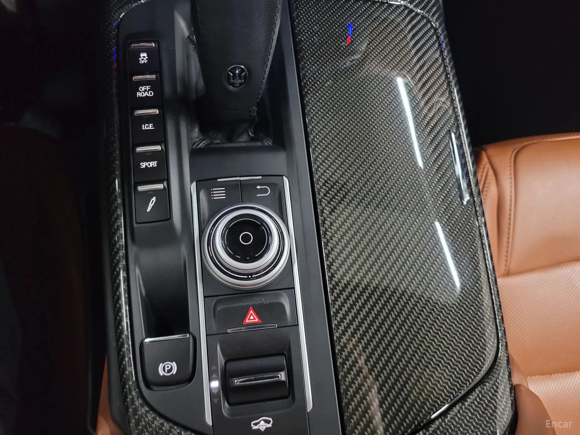 Maserati Levante превью 14