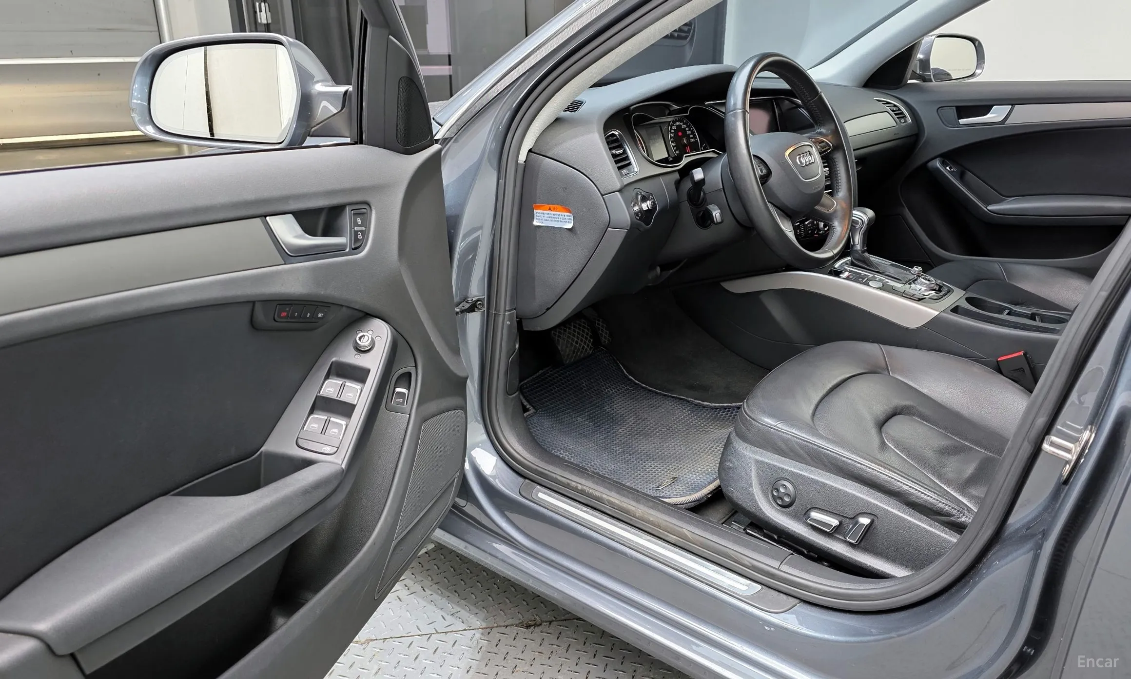 Audi New A4 превью 11