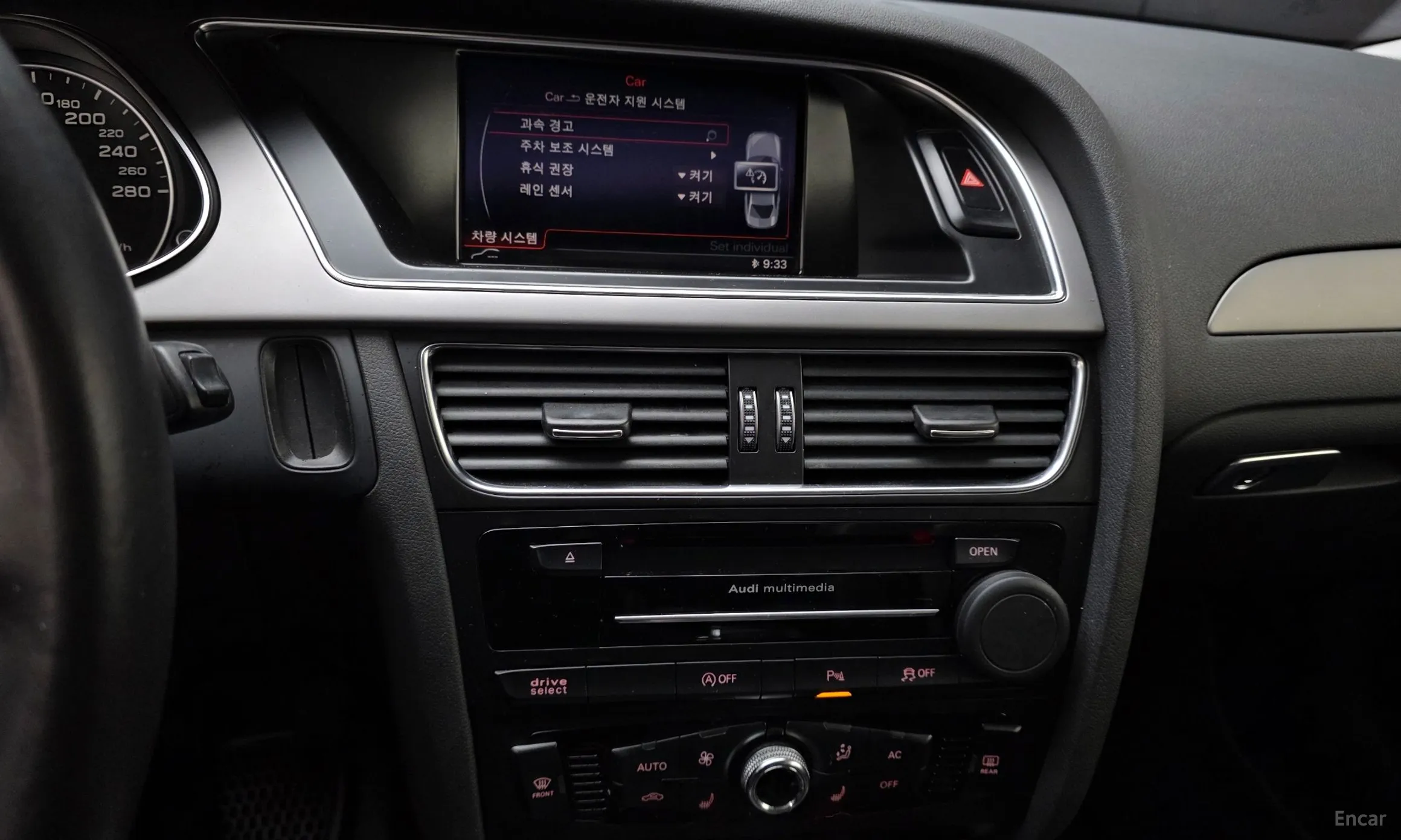 Audi New A4 превью 14