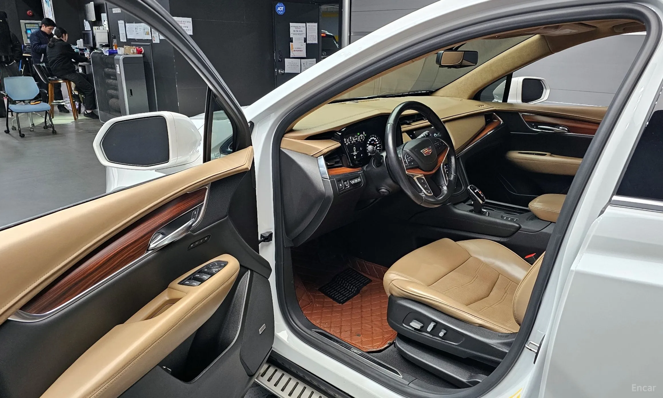 Cadillac XT5 превью 10
