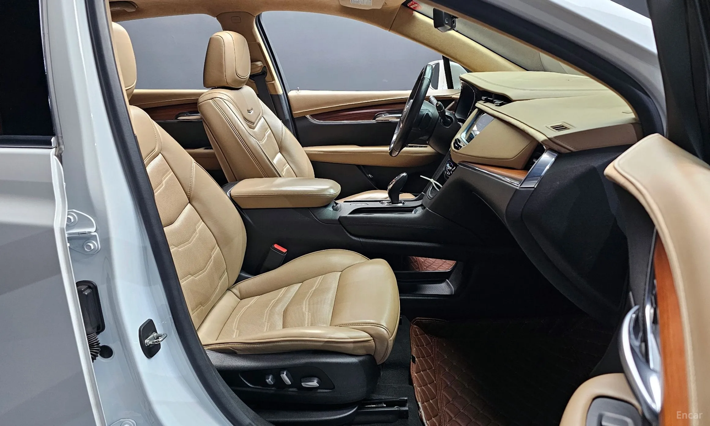 Cadillac XT5 превью 11