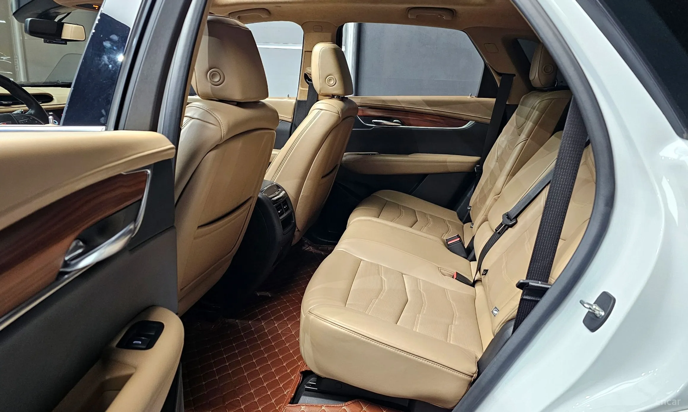 Cadillac XT5 превью 12