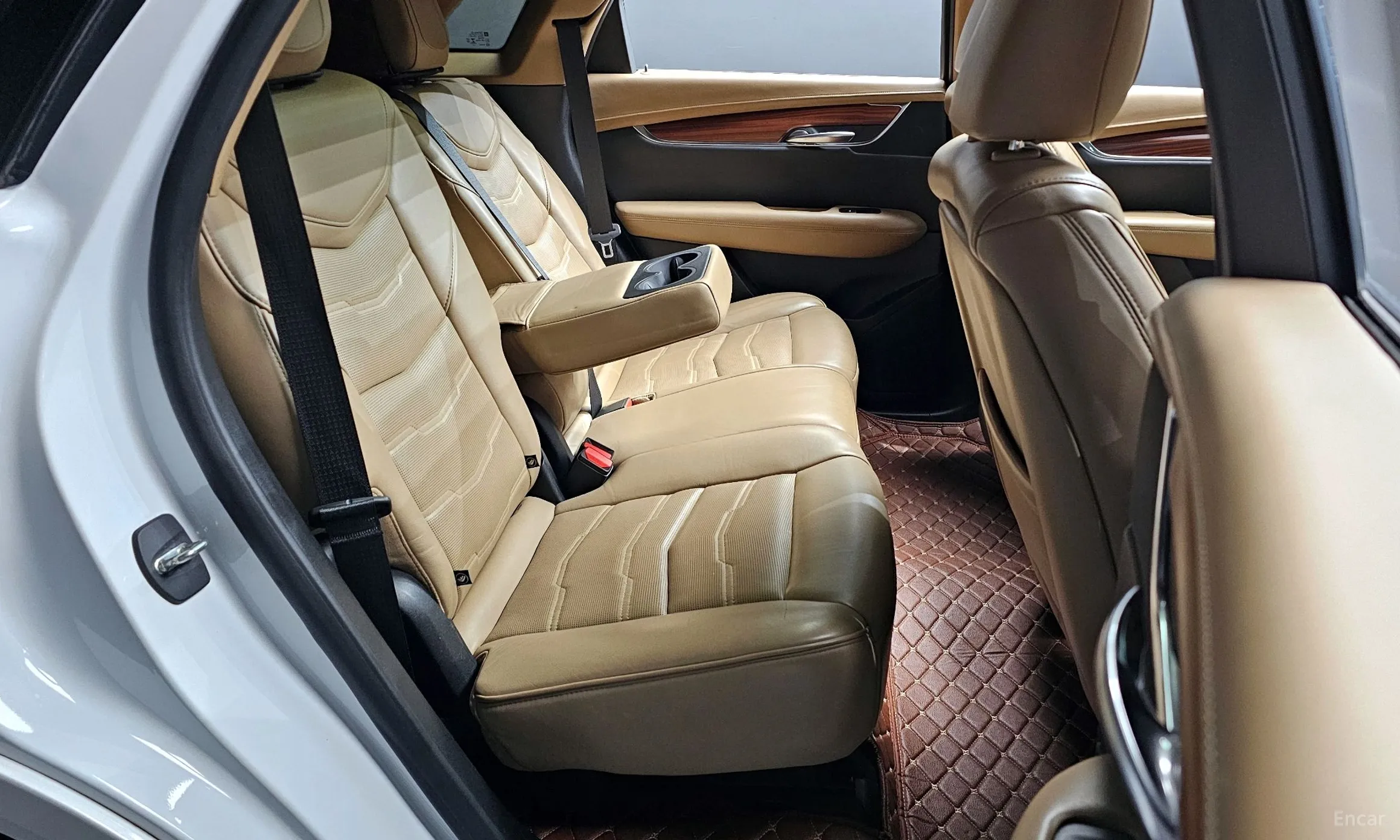 Cadillac XT5 превью 13