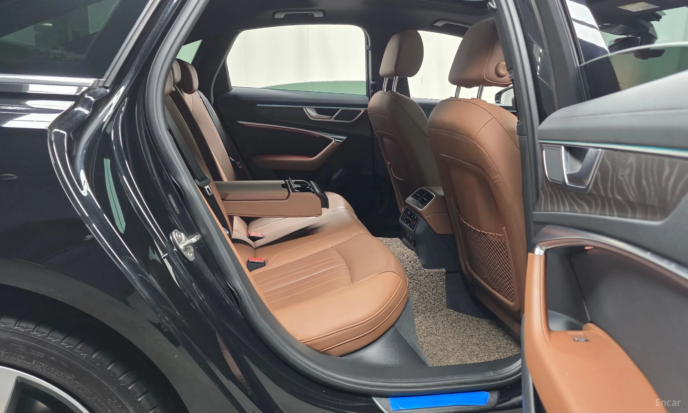 Audi A6 (C8) превью 12