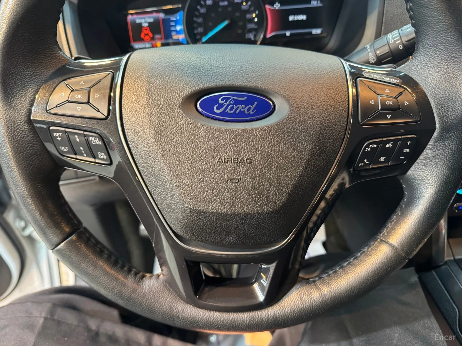 Ford Explorer превью 12