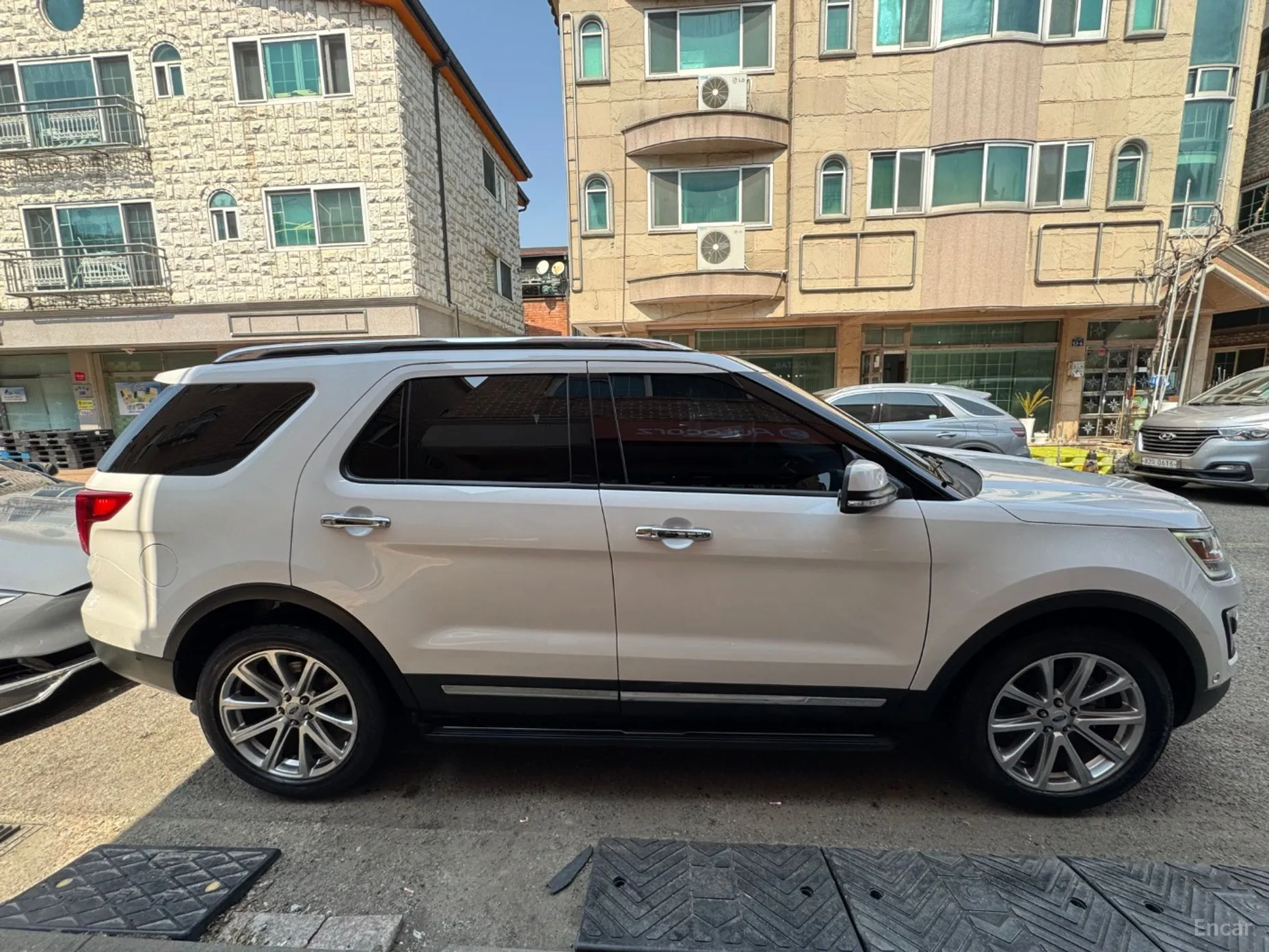 Ford Explorer превью 7