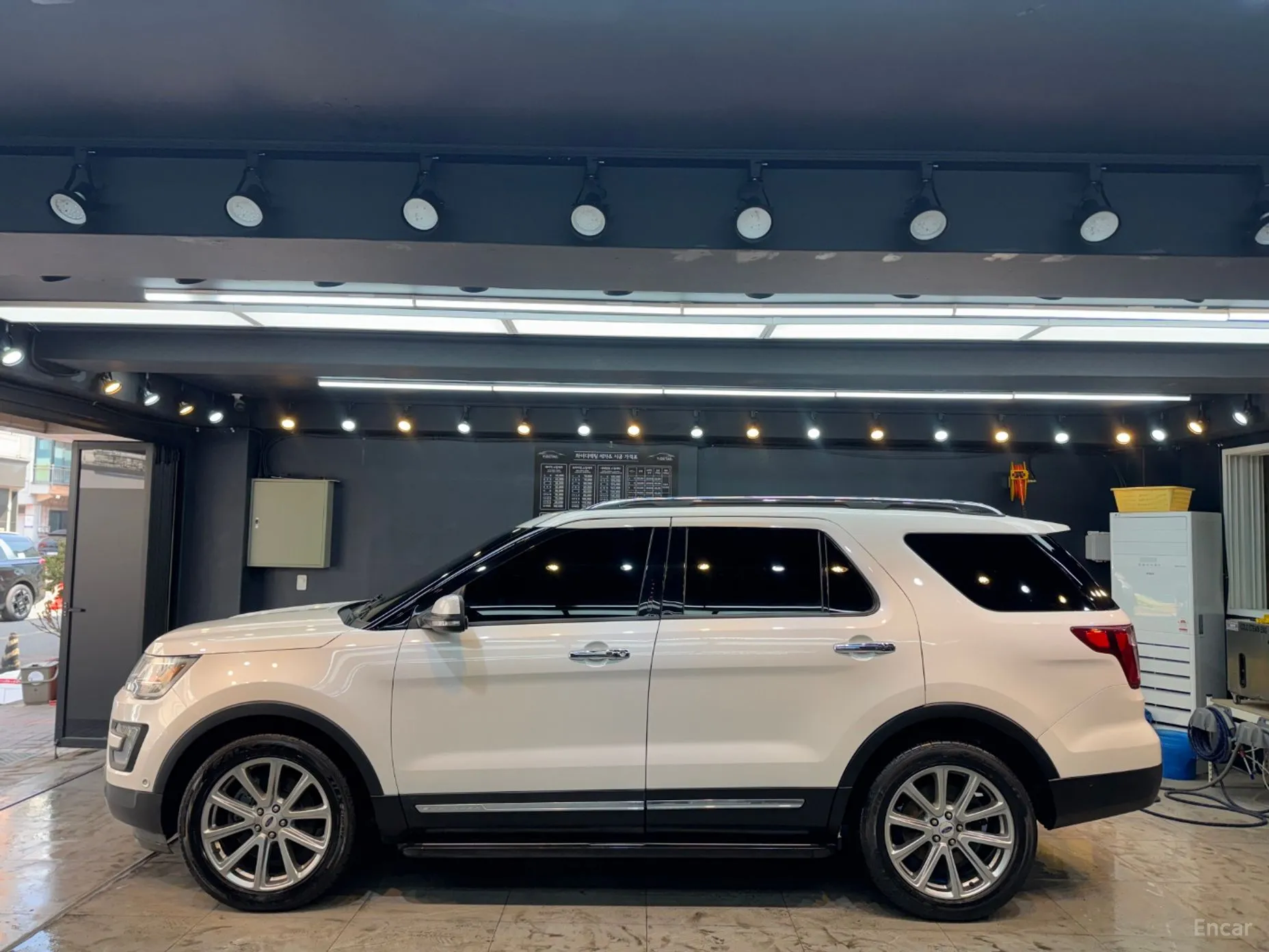 Ford Explorer превью 8