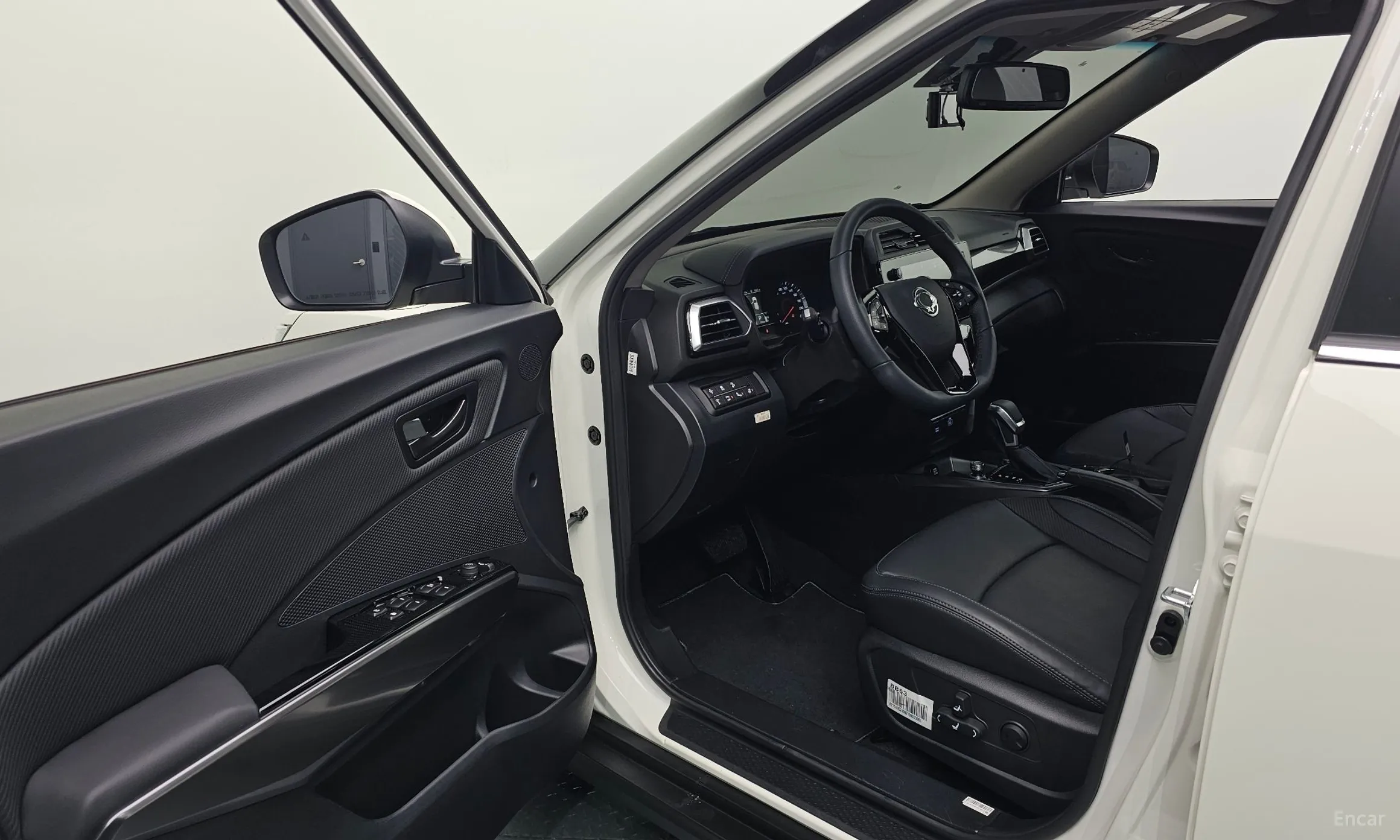 KG Mobility (SsangYong) Tivoli превью 10