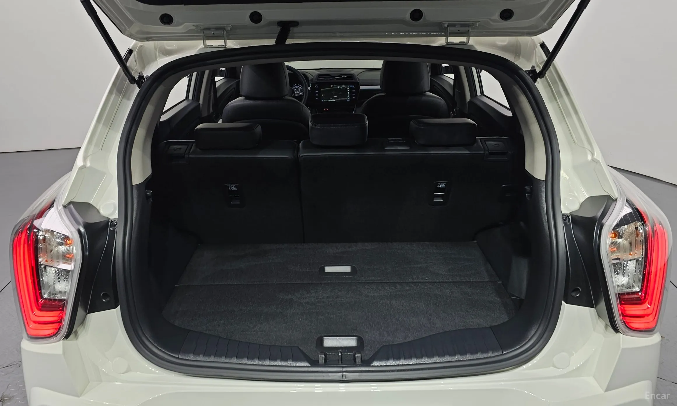 KG Mobility (SsangYong) Tivoli превью 20
