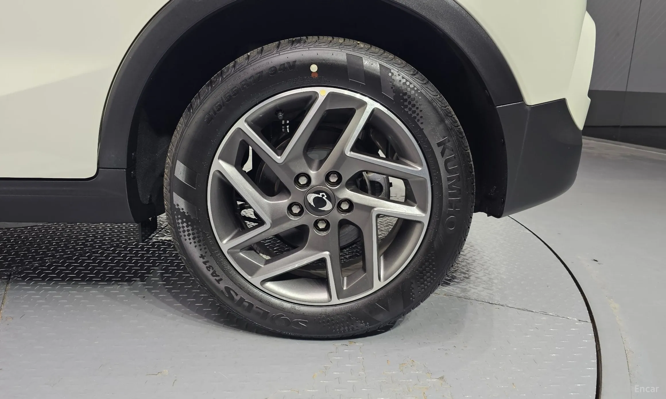 KG Mobility (SsangYong) Tivoli превью 5
